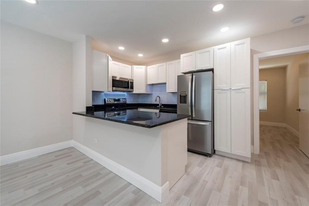 1BR – Apartment at 628 NE 8th Ave #2