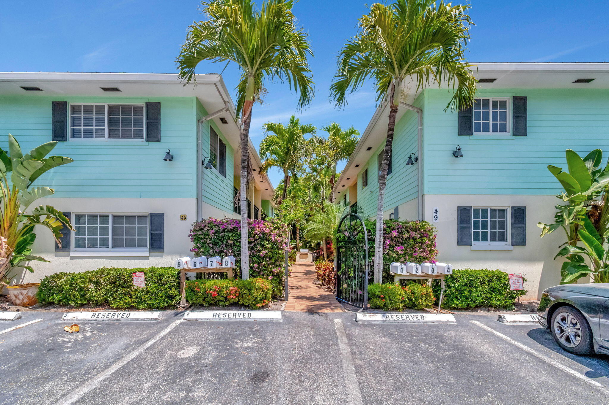 2BR – Apartment at 49 SE 7th Avenue #4