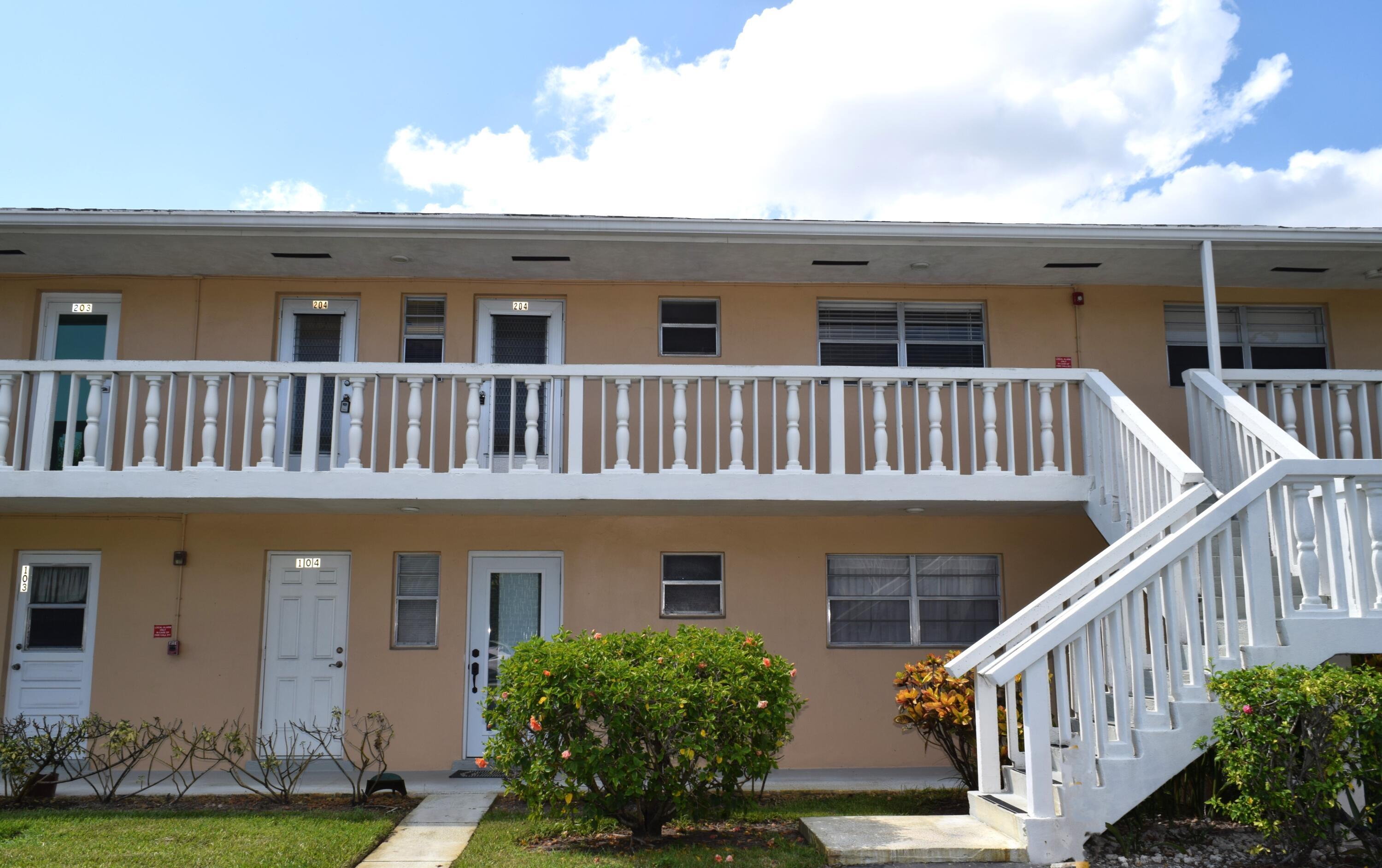 2BR – Condominium at 2222 NE 1st Way #204