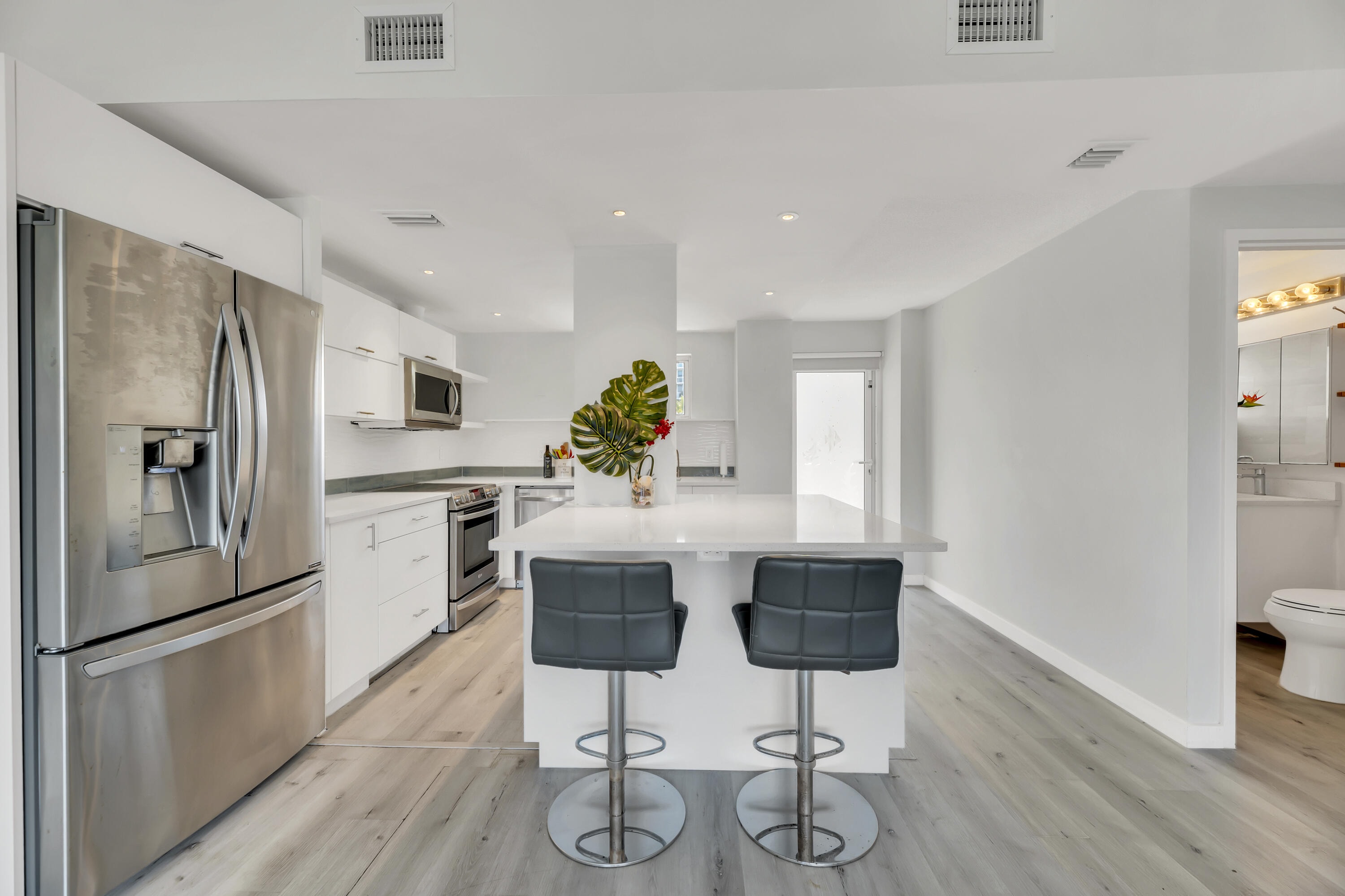 1BR – Condominium at 2840 N Ocean Boulevard #308