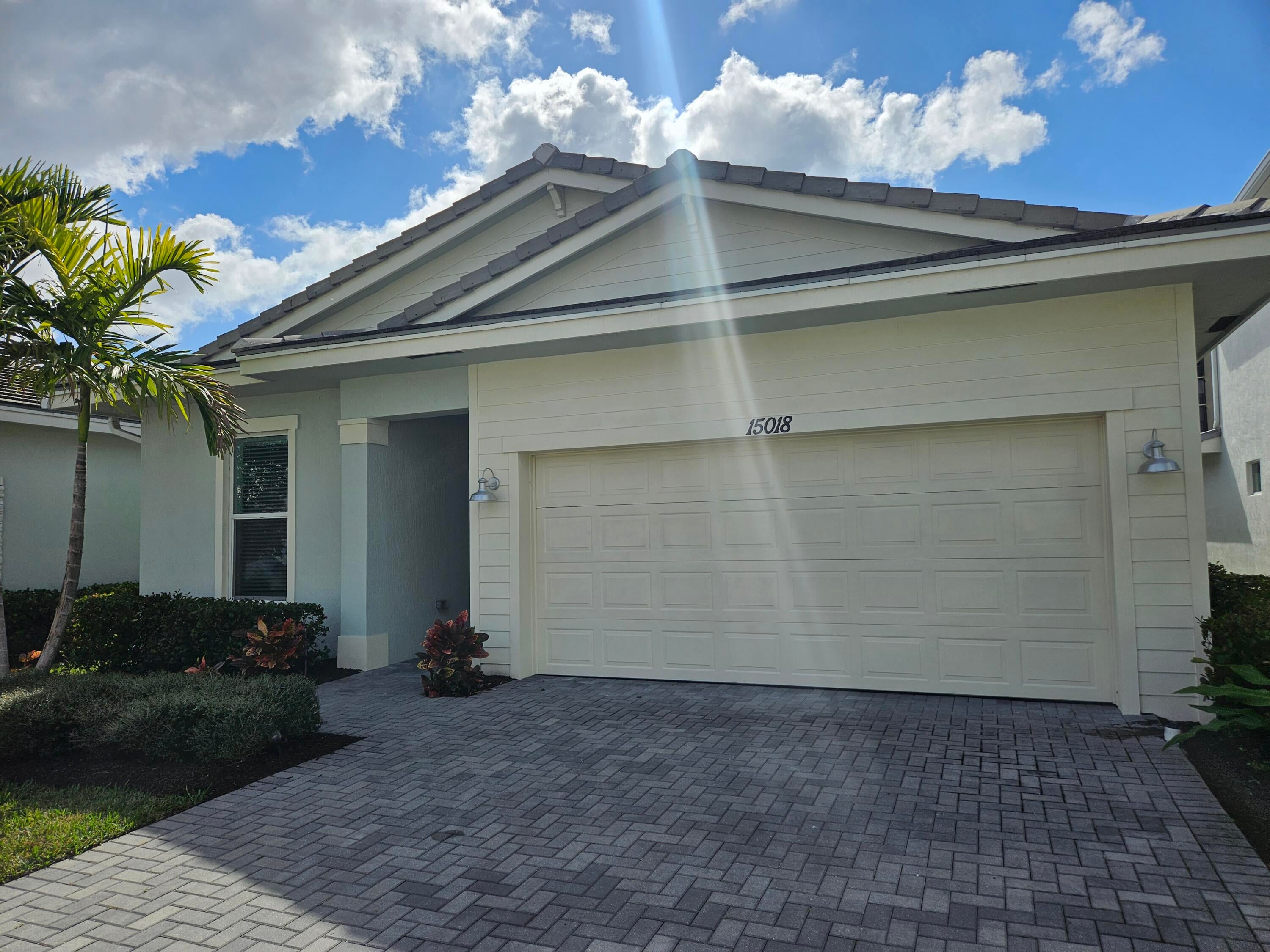 3BR – SingleFamilyResidence at 15018 Three Ponds Trail