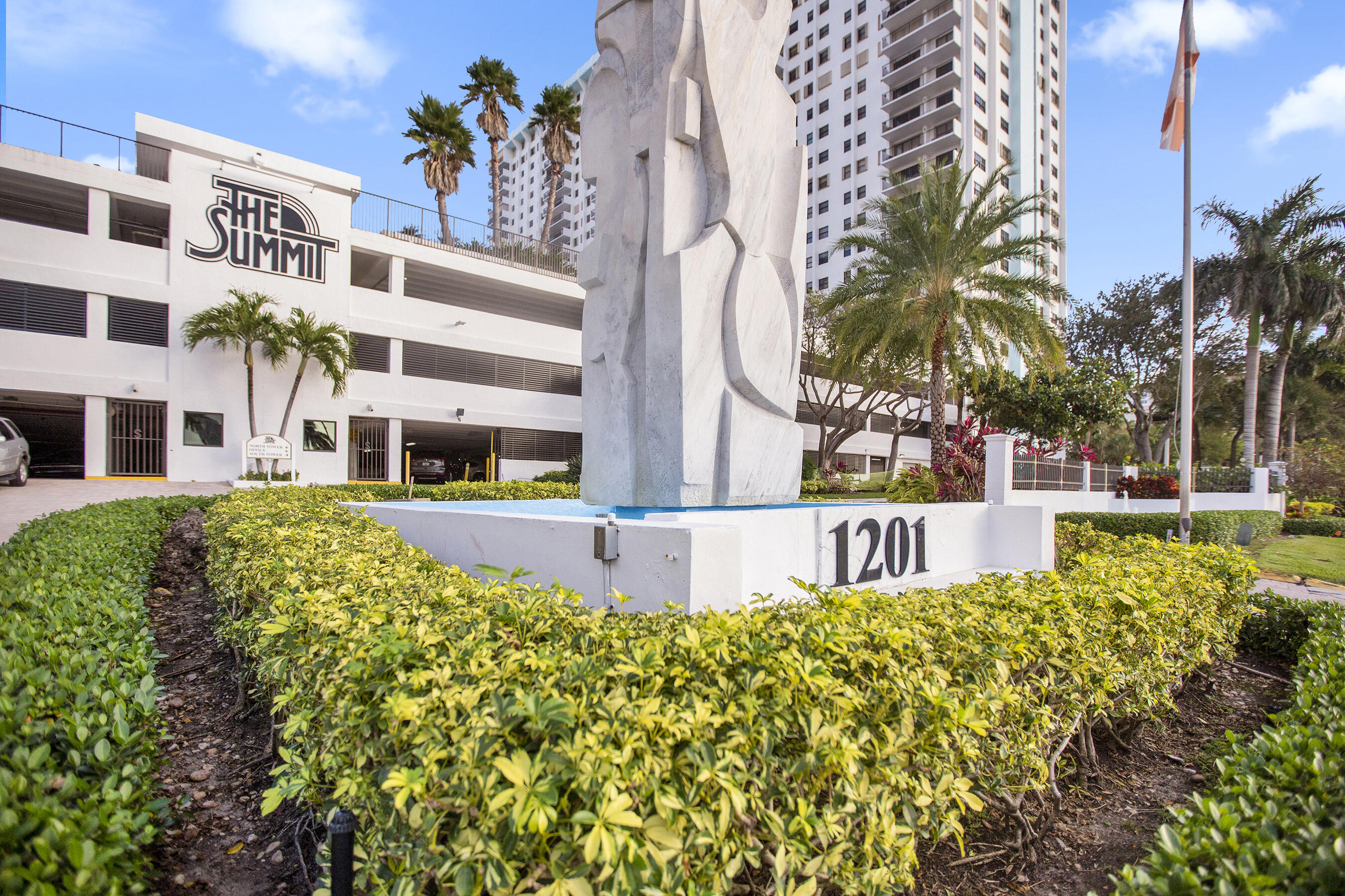 1BR – Condominium at 1201 S Ocean Drive #2509s