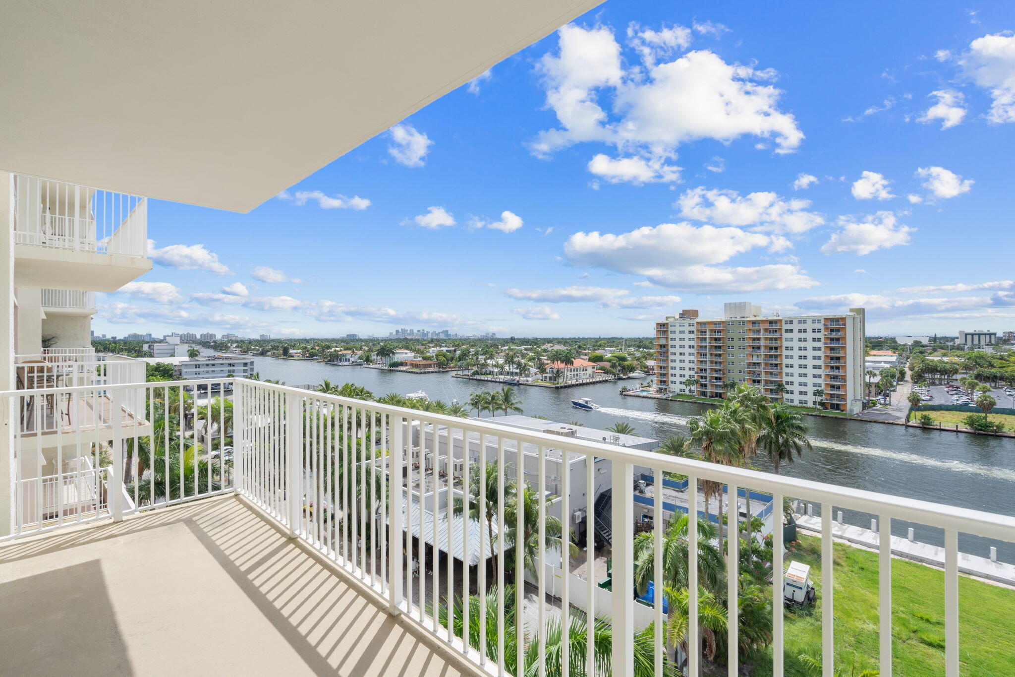 2BR – Condominium at 3020 NE 32nd Avenue #704