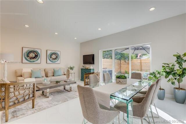 3BR – Townhouse at 682 NE 43rd Street