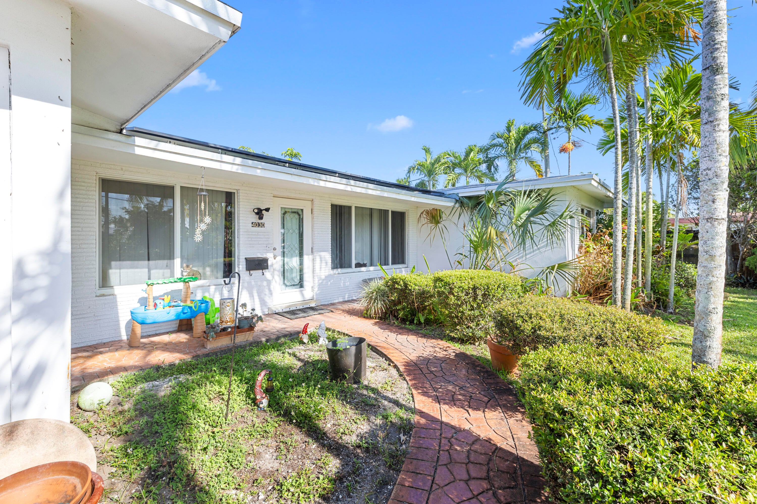 2BR – SingleFamilyResidence at 4030 NE 16th Terrace
