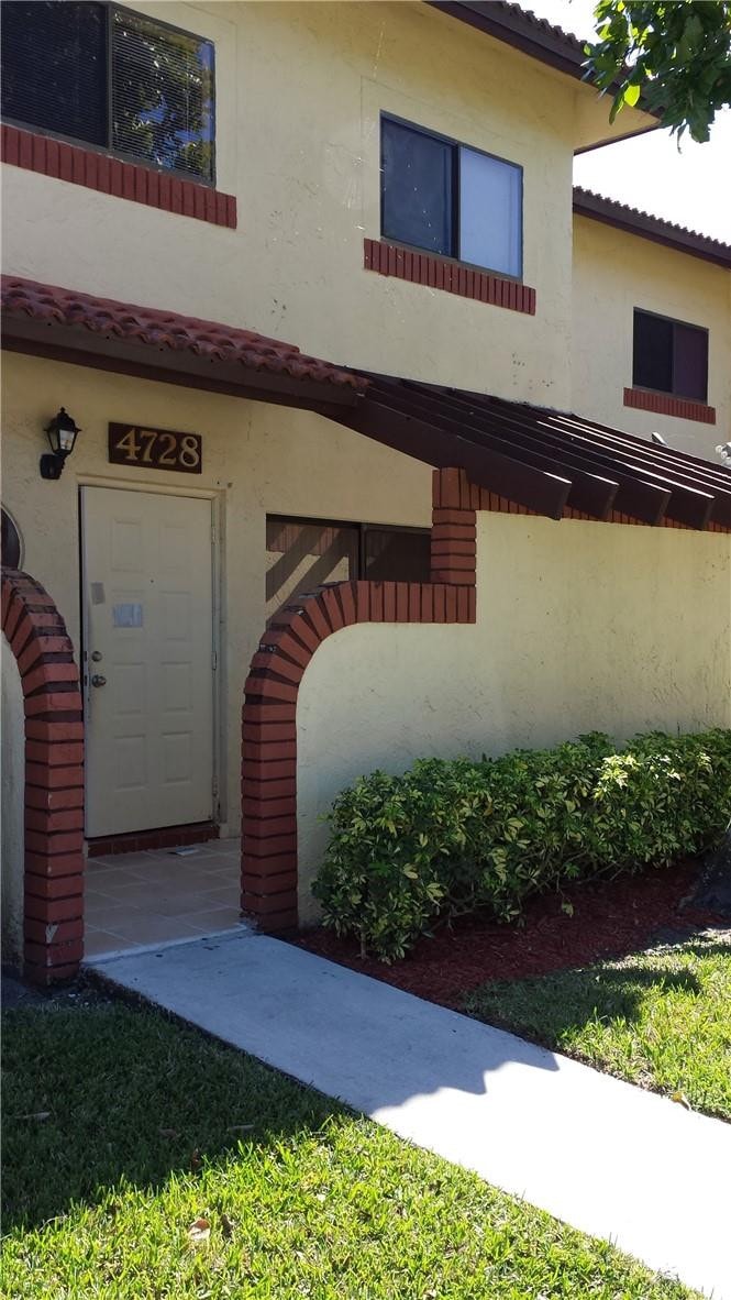 3BR – Townhouse at 4728 NW 90th Avenue