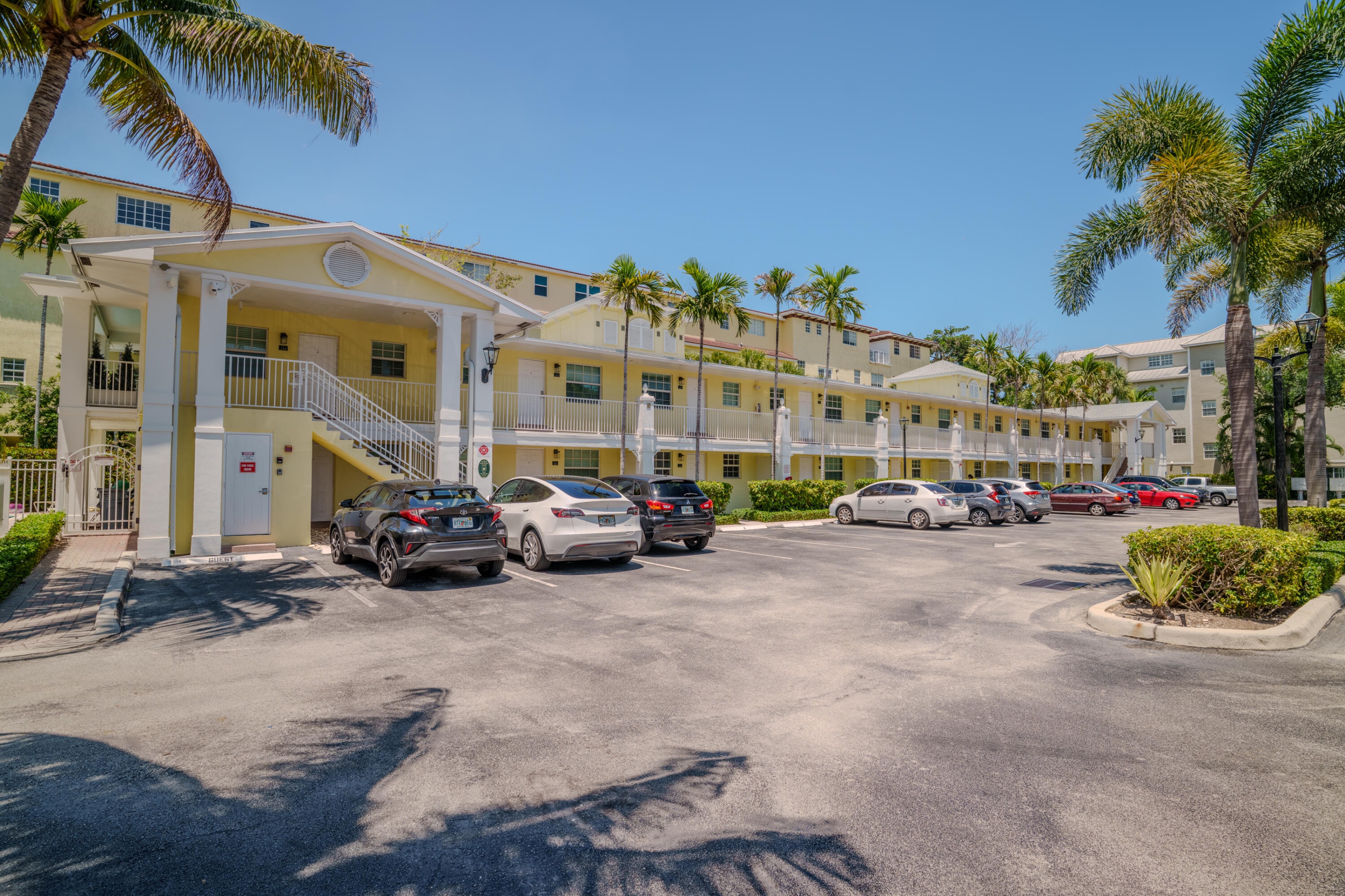 2BR – Condominium at 2660 NE 8th Avenue #106