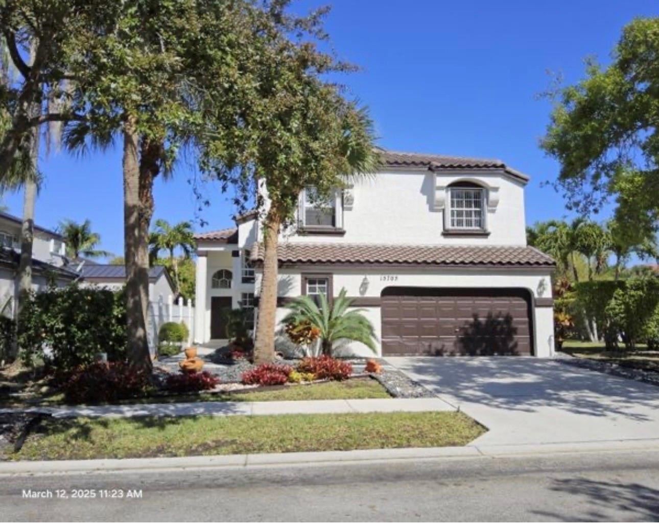 5BR – SingleFamilyResidence at 15705 NW 10th Street