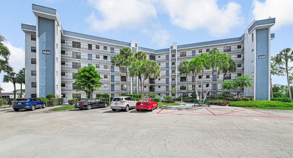 2BR – Condominium at 4640 W Lucerne Lakes Blvd W #206
