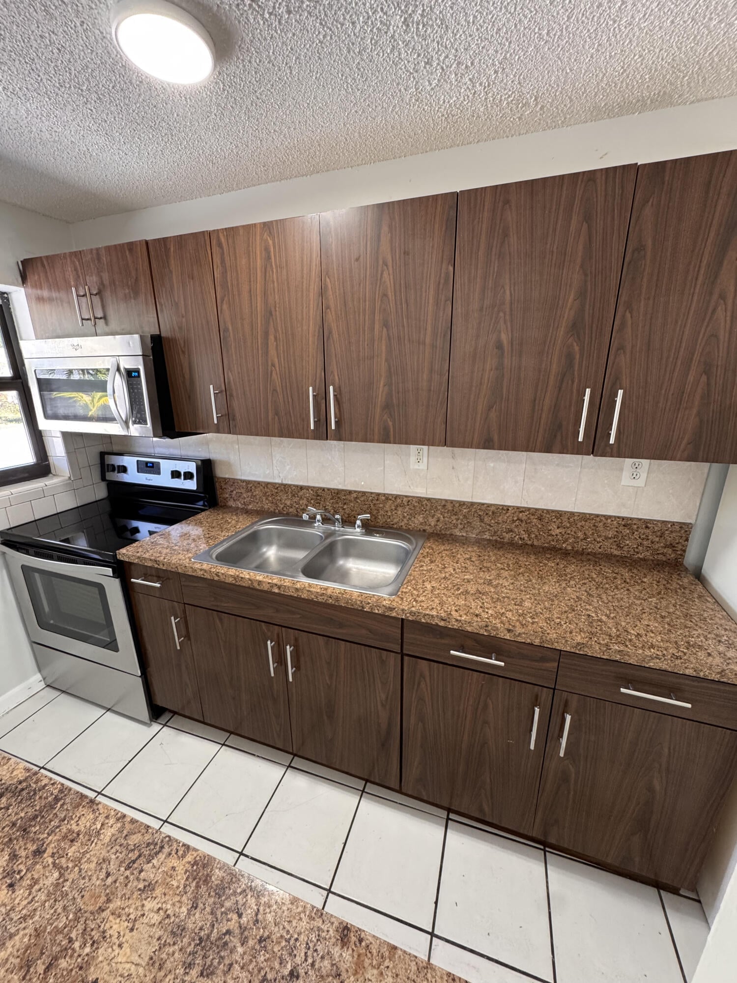 1BR – Apartment at 1113 SW 15th Terrace