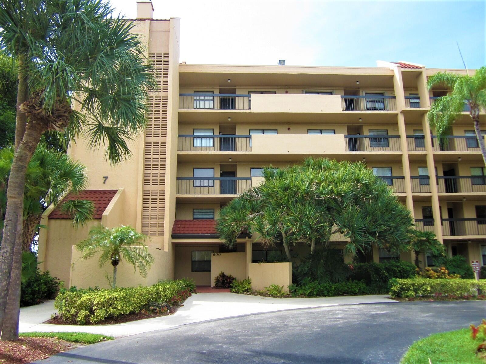 2BR – Condominium at 600 Egret Circle #7201