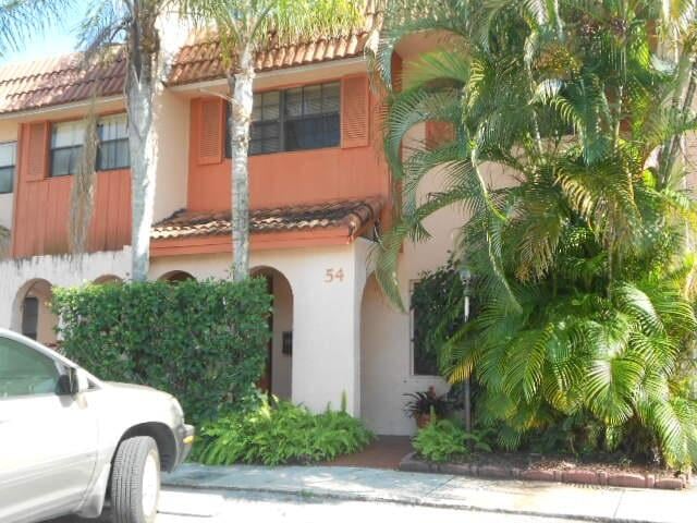 3BR – Townhouse at 54 Matador Lane