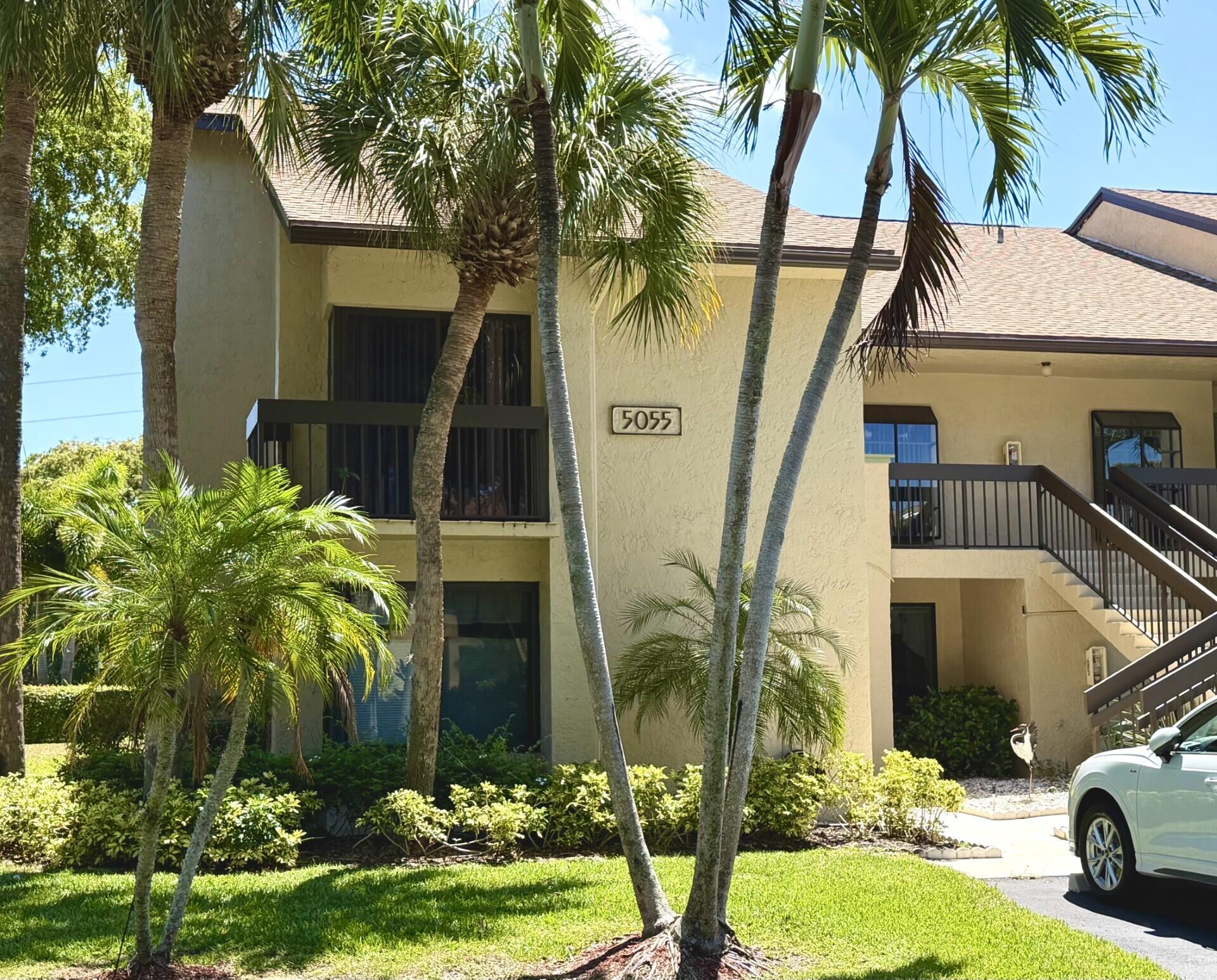 3BR – Condominium at 5055 Oakhill Lane #221