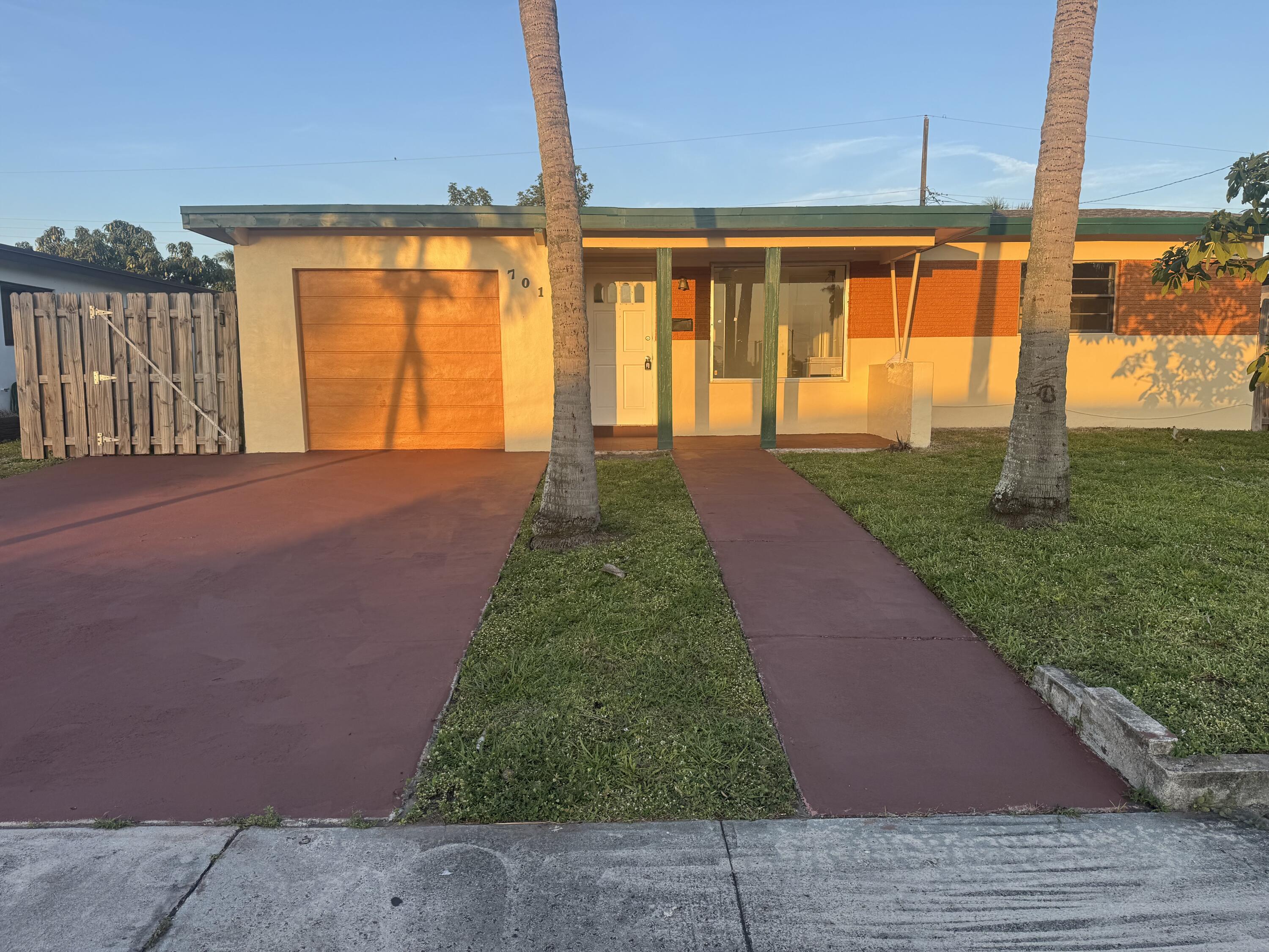 3BR – SingleFamilyResidence at 701 NW 74th Avenue