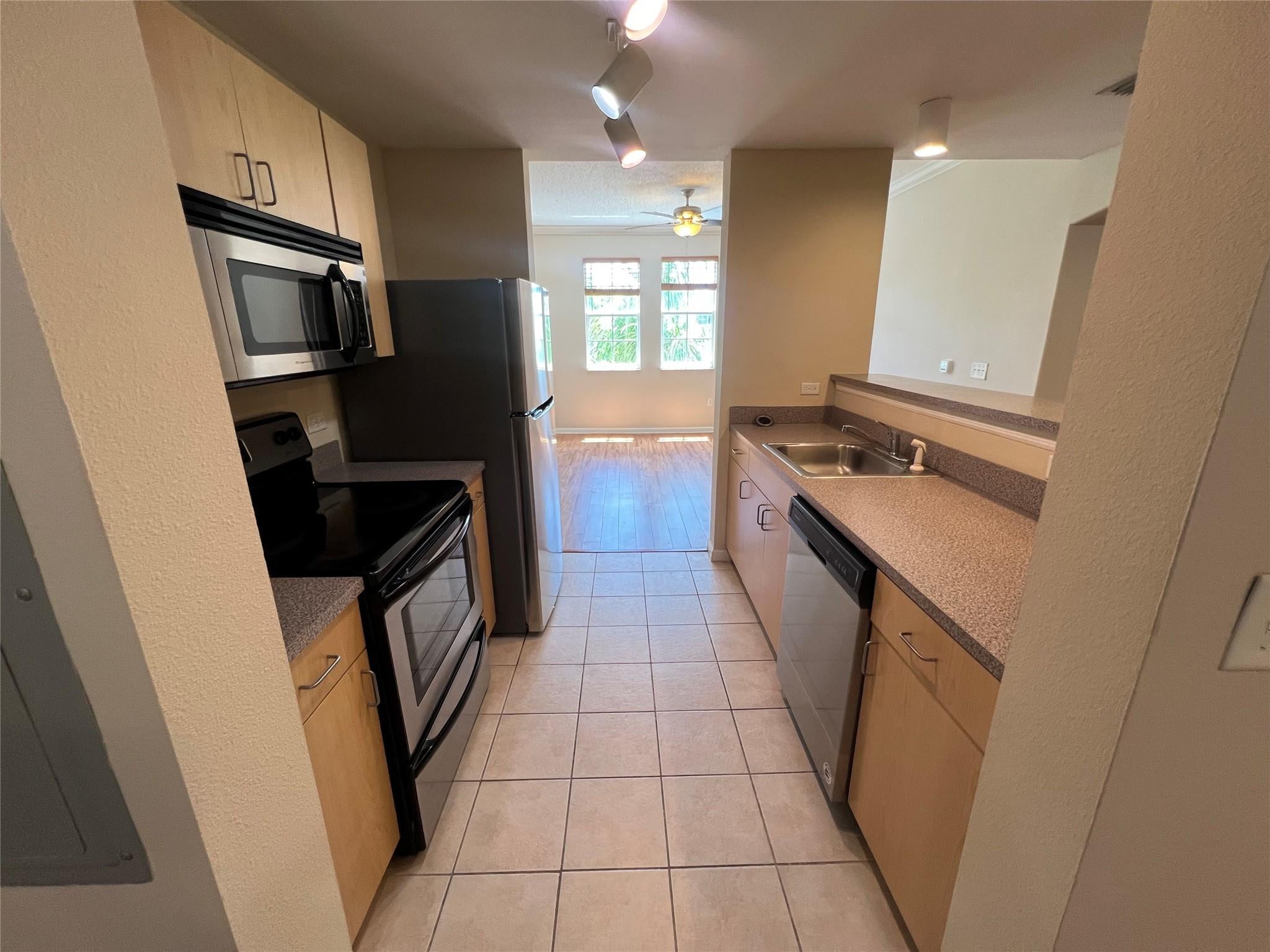 1BR – Condominium at 533 NE 3rd Avenue #508