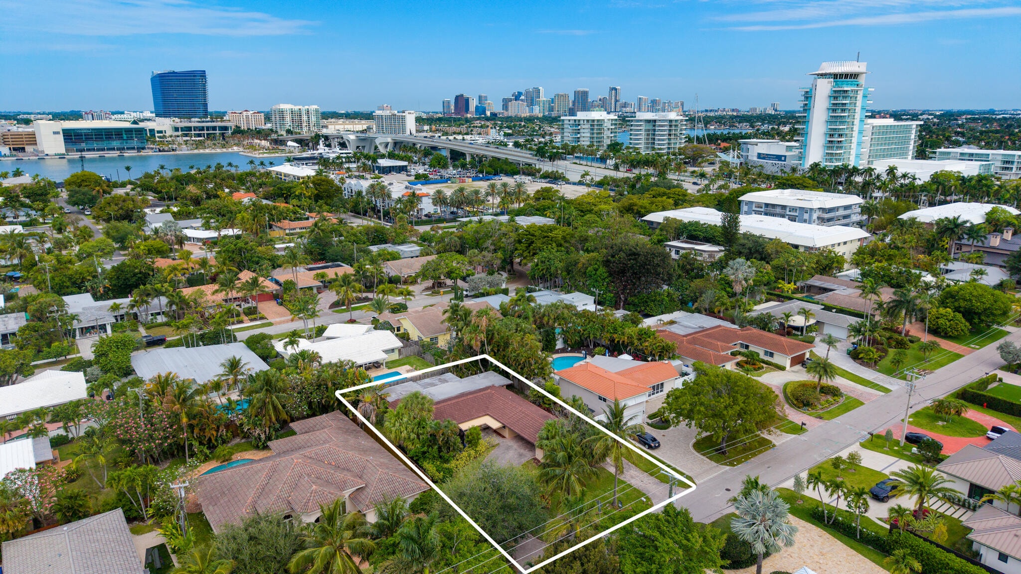 4BR – SingleFamilyResidence at 1817 SE 25 Avenue