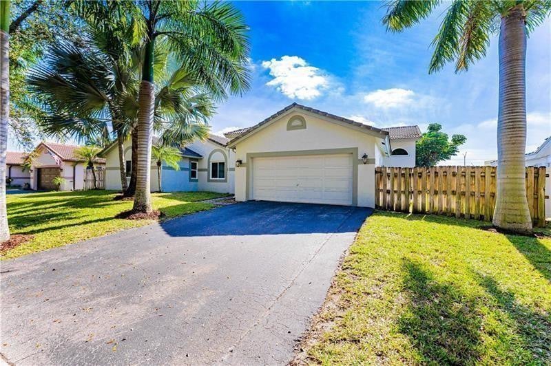 4BR – SingleFamilyResidence at 7200 SW 20th Street