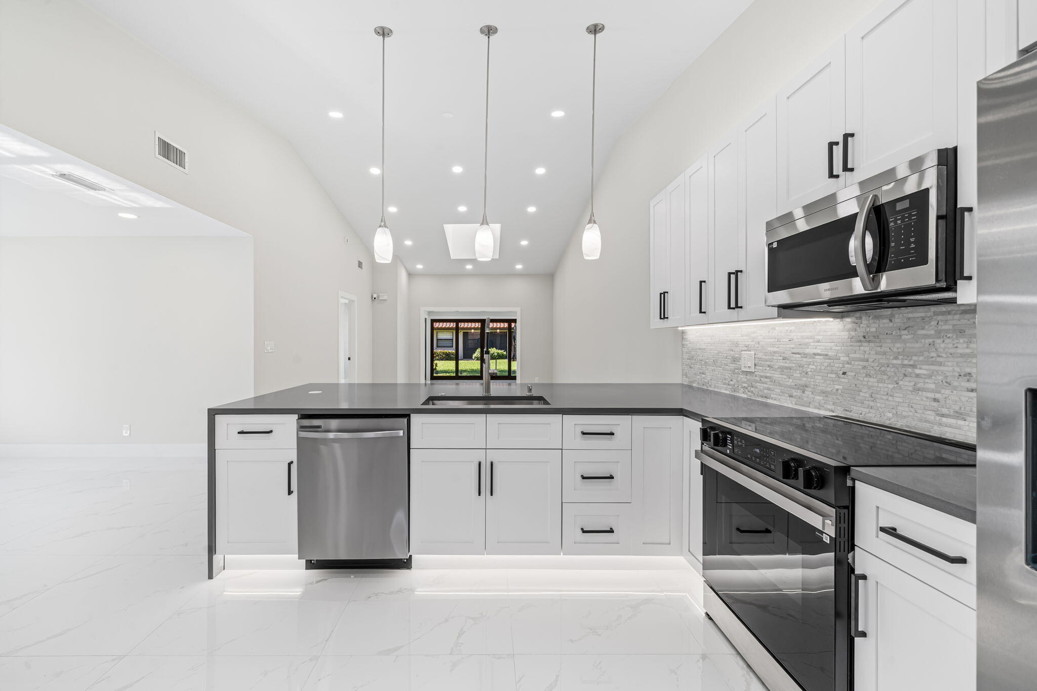 2BR – RES at 6371 Kings Gate Circle