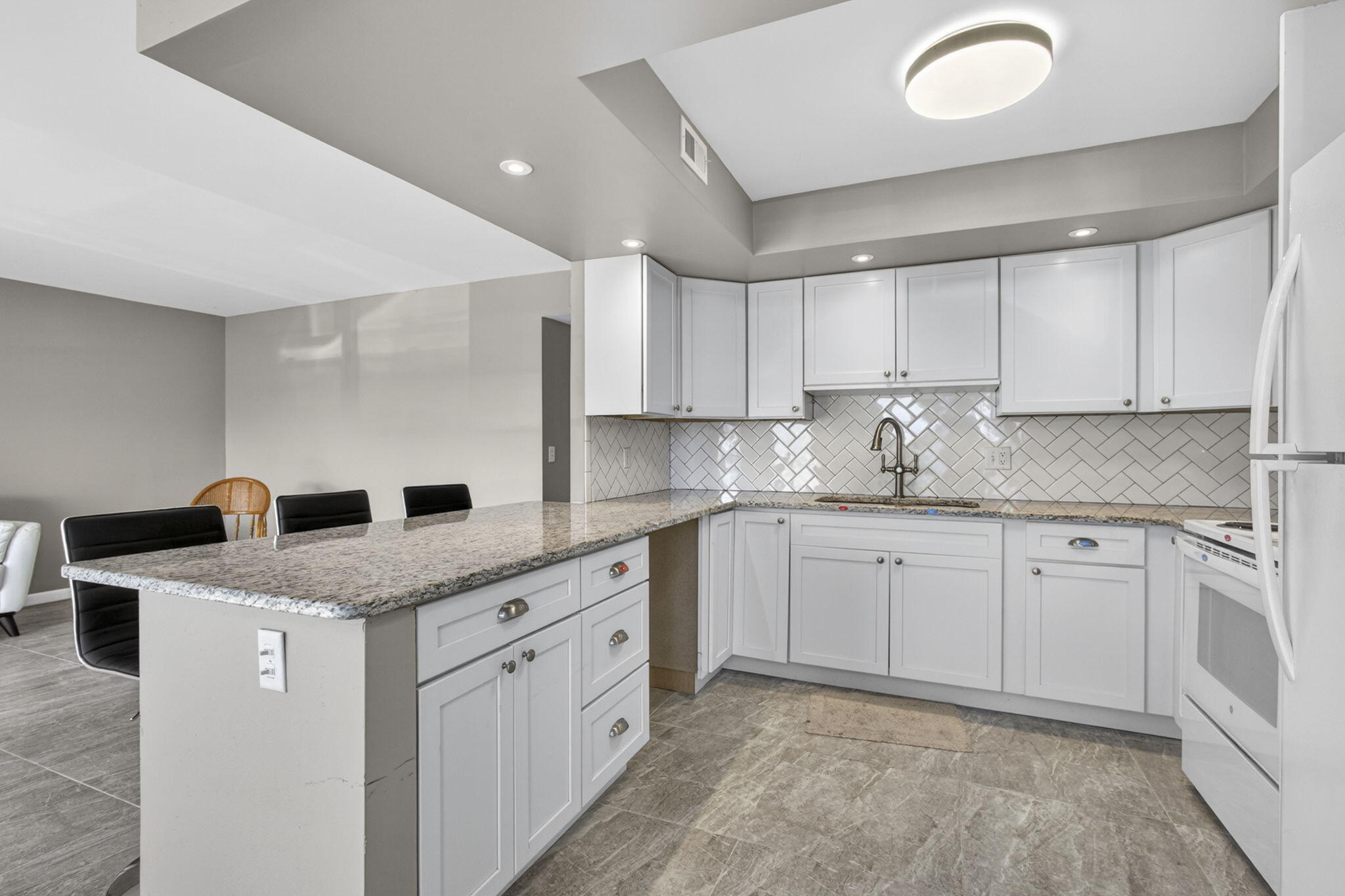 2BR – Condominium at 105 Greenbrier C