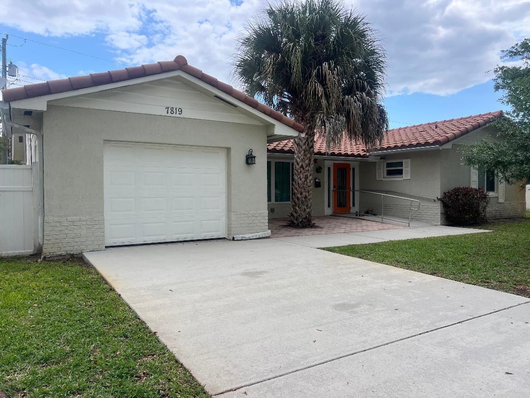 4BR – SingleFamilyResidence at 7819 NW 40th Street