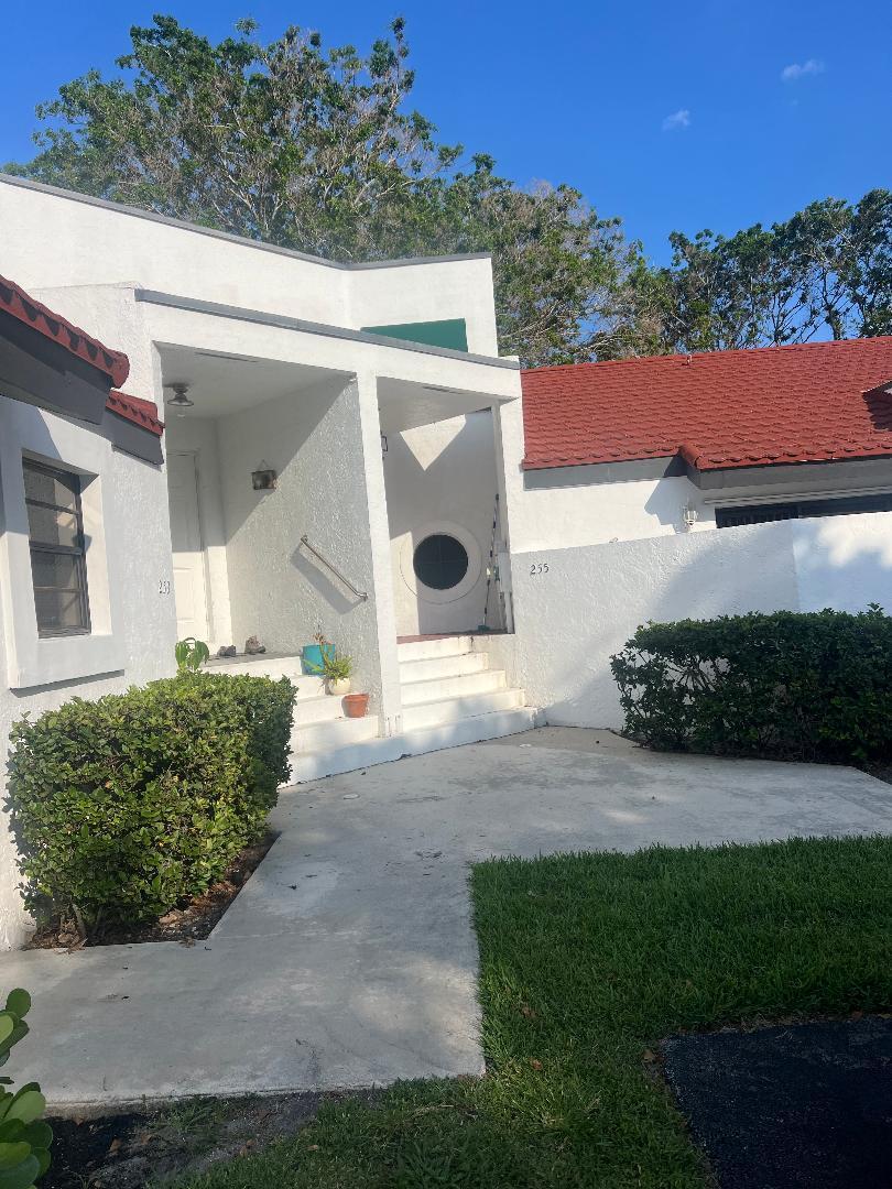 2BR – Townhouse at 255 NW 36th Avenue