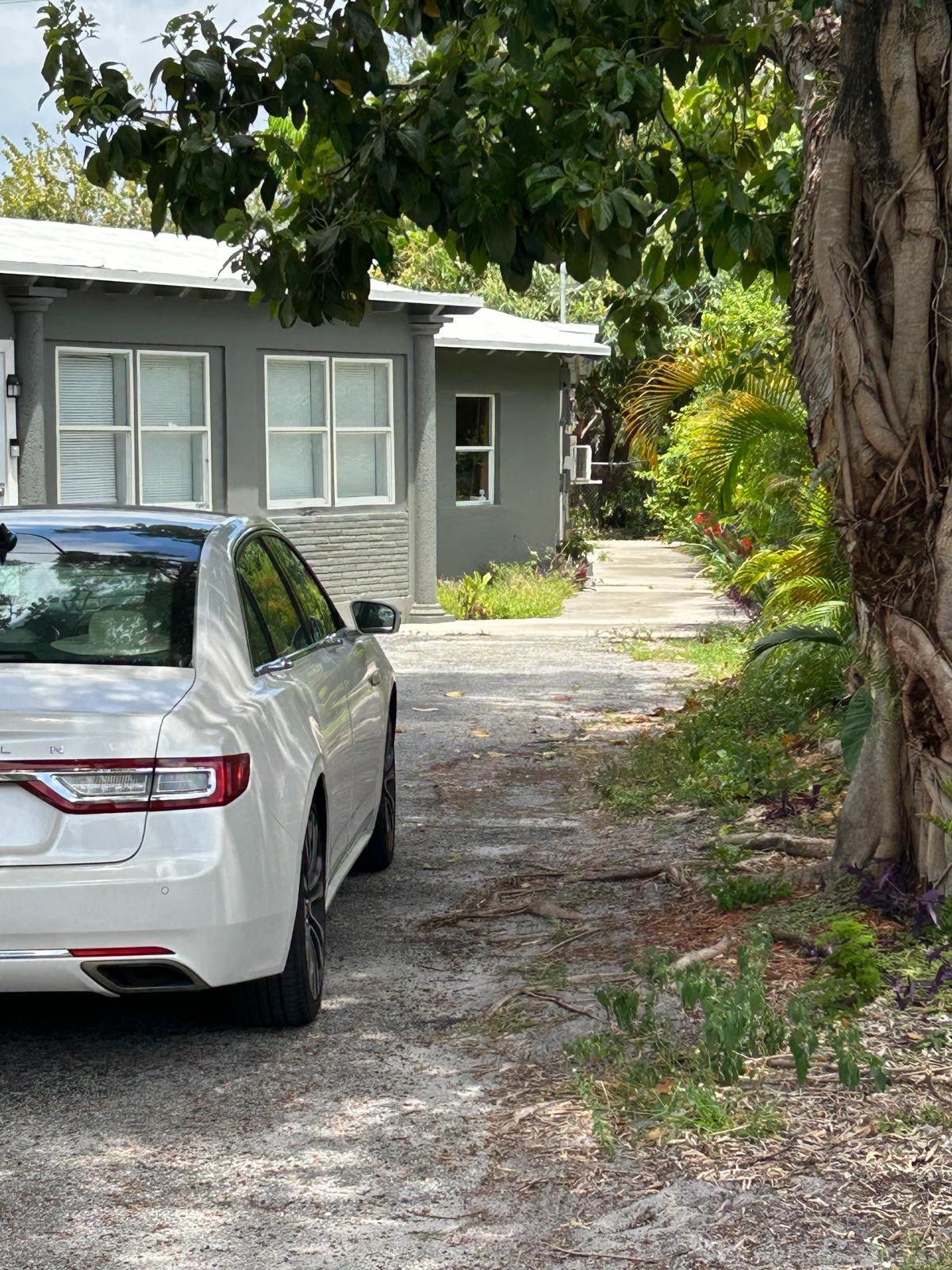 1BR – Apartment at 2739 Lincoln Street #Apartment 1
