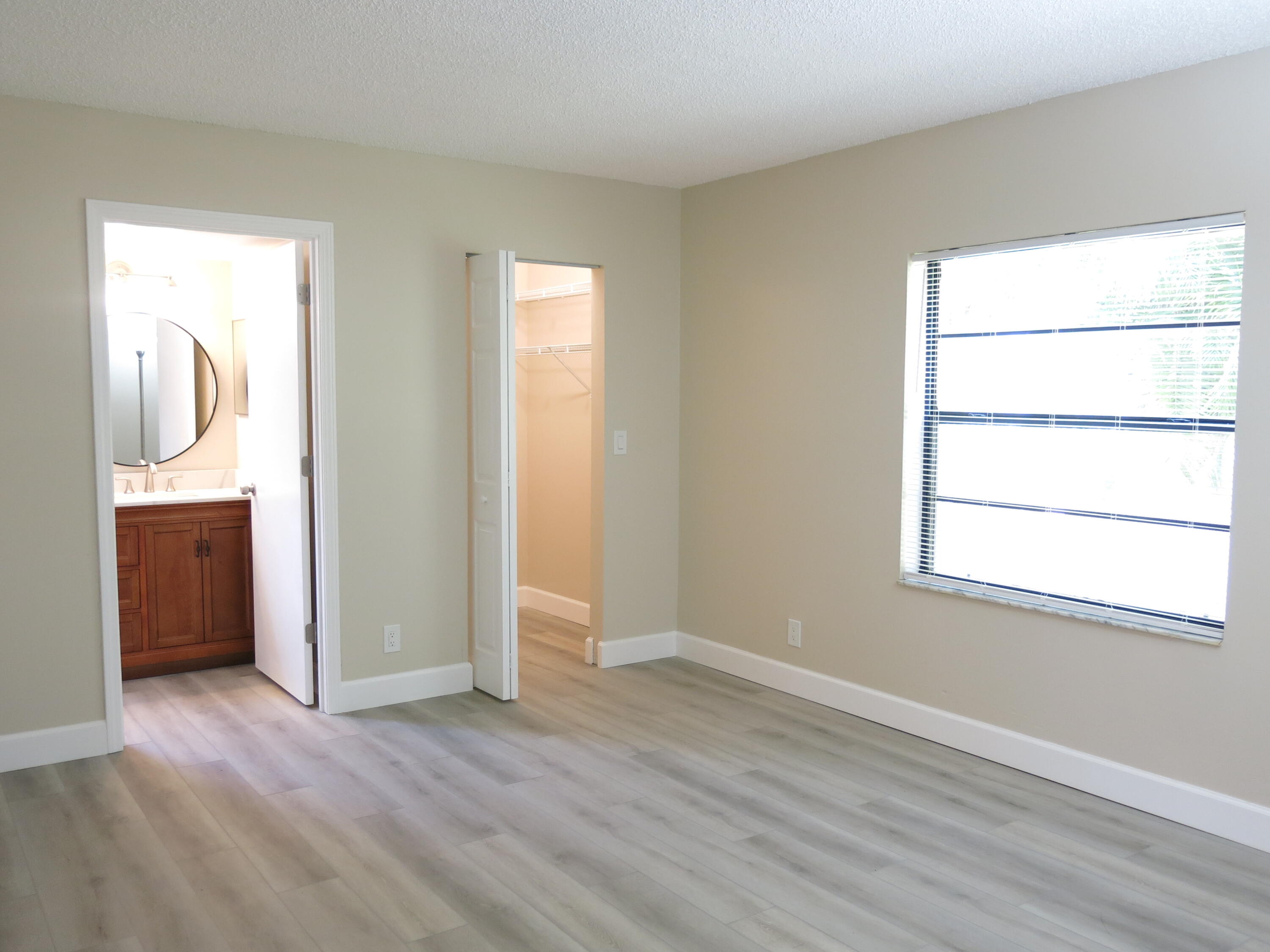4BR – Apartment at 3013 NW 92nd Avenue