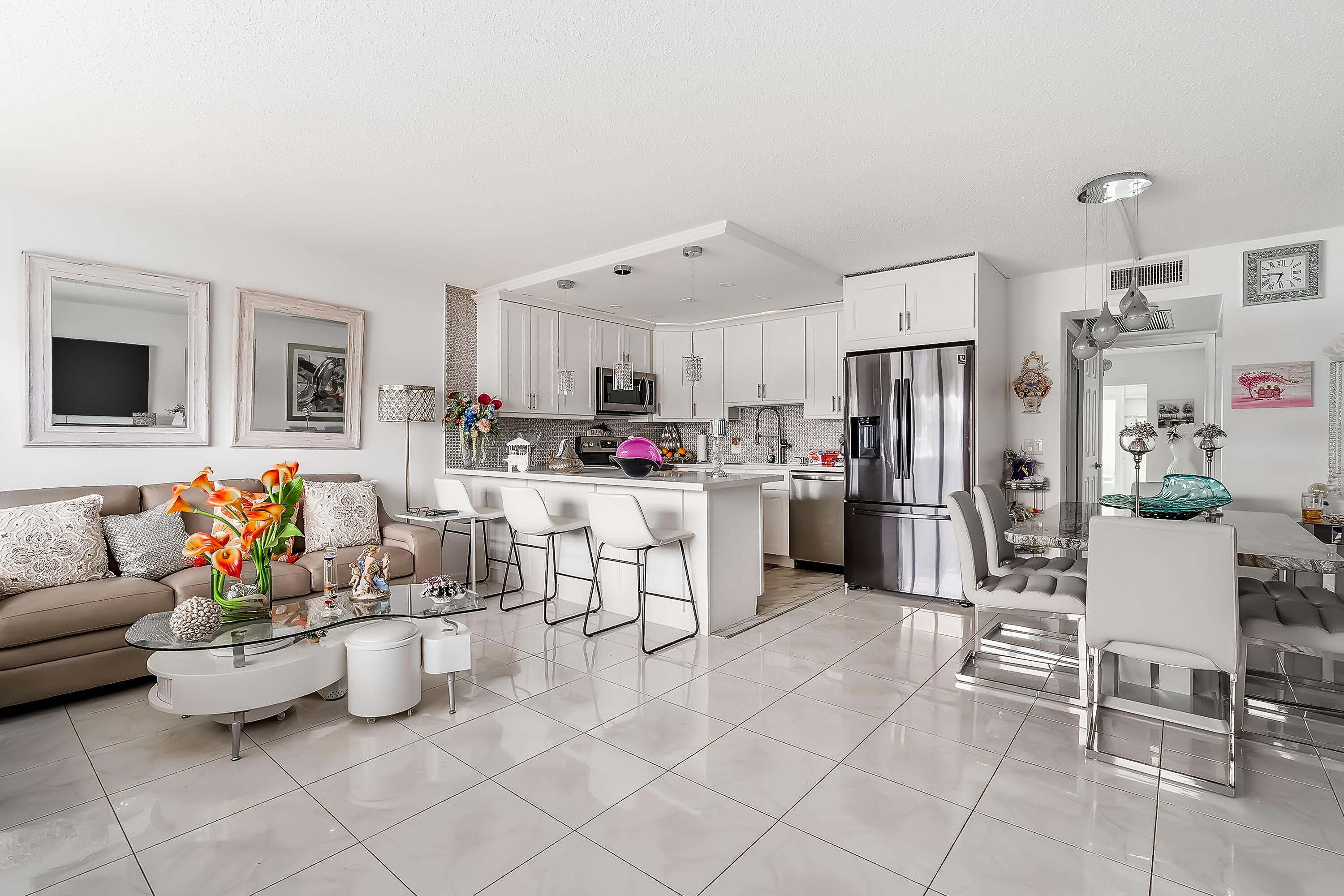 1BR – Condominium at 1012 Lincoln #1012