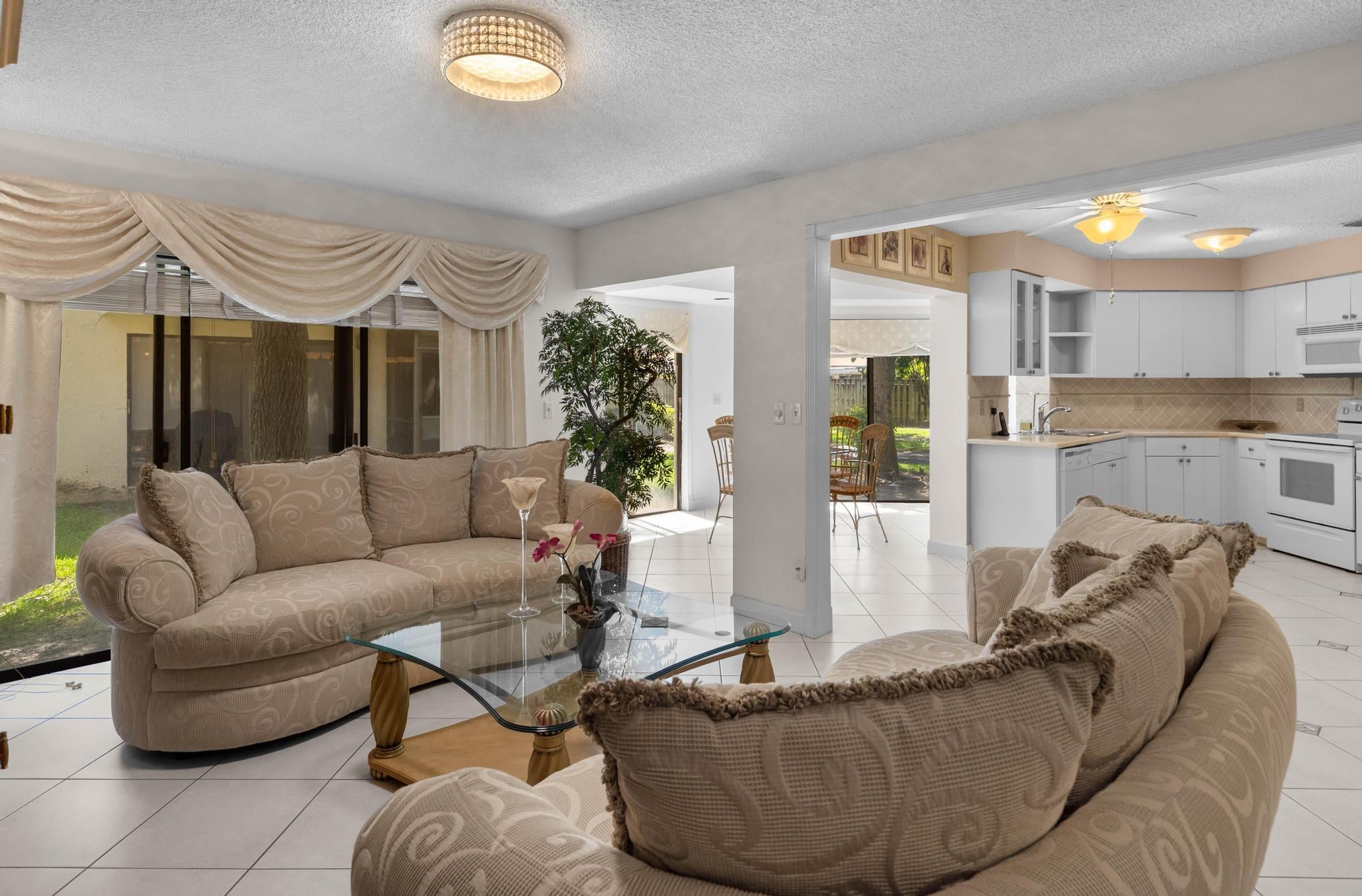 4BR – Townhouse at 3404 Emerald Oaks Drive #803