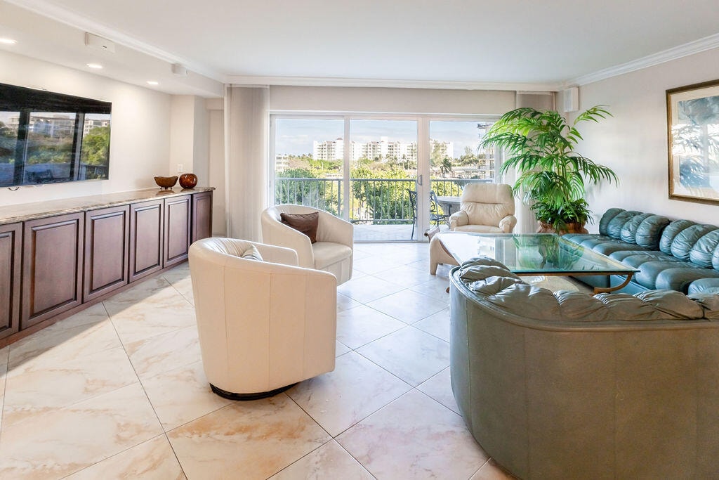 2BR – Condominium at 875 E Camino Real