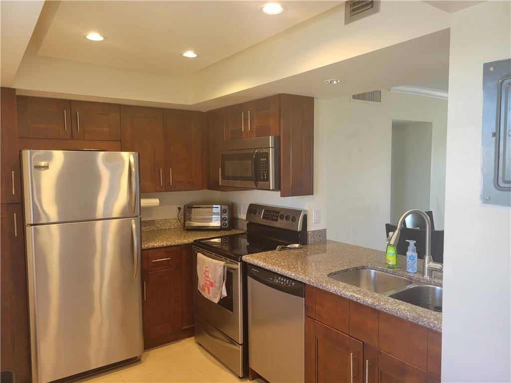 2BR – Condominium at 3050 N Palm Aire Drive #508