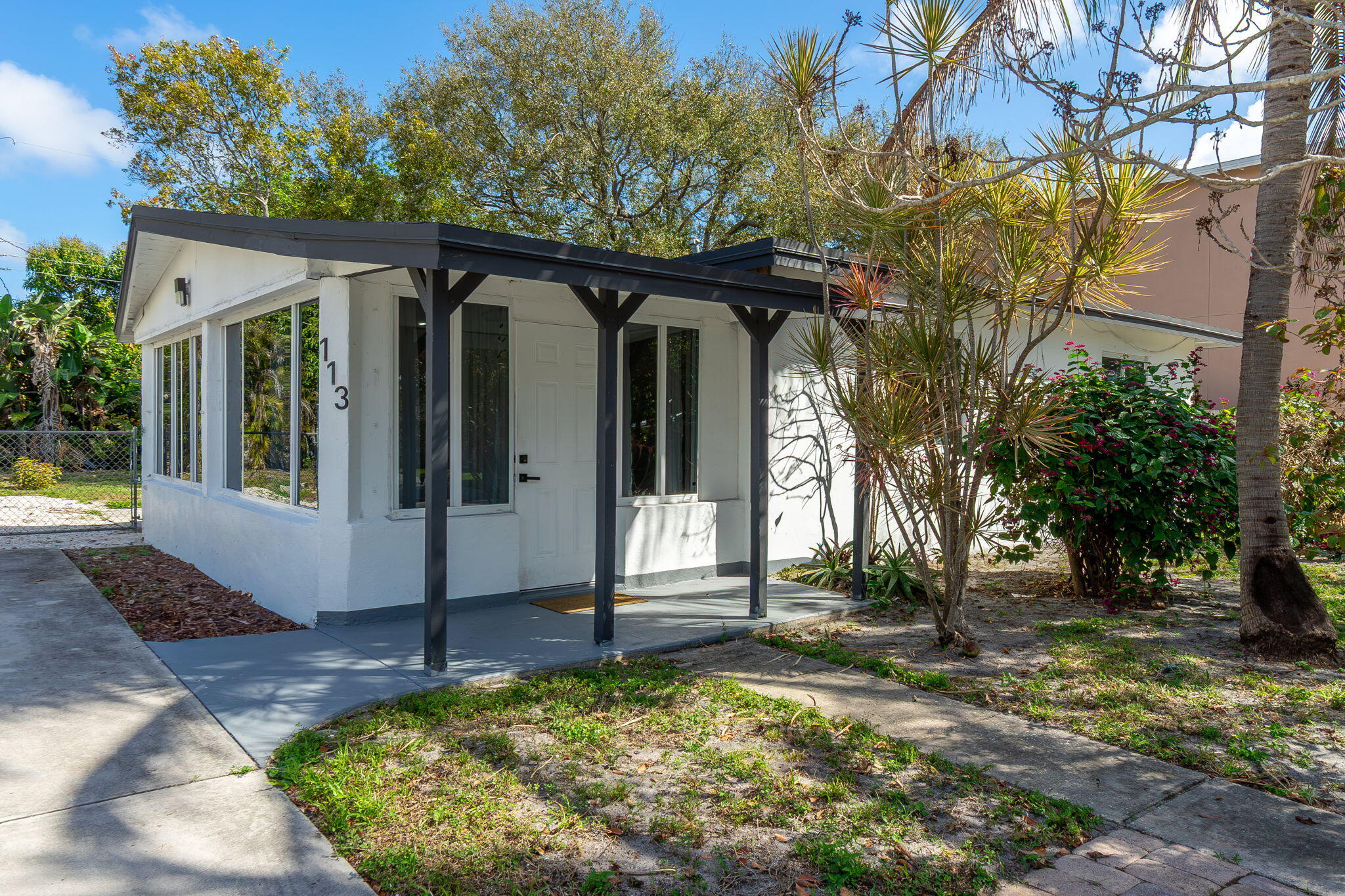 3BR – SingleFamilyResidence at 113 SE 8th Avenue