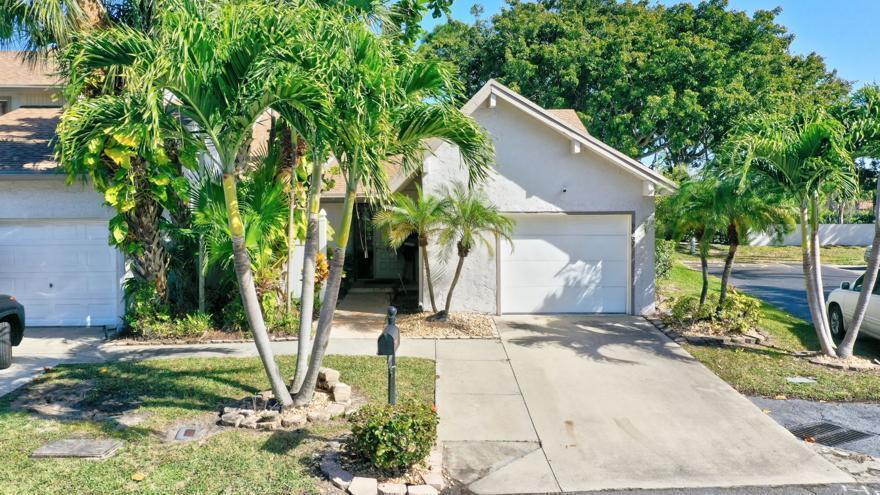 3BR – RES at 6660 Canary Palm Circle