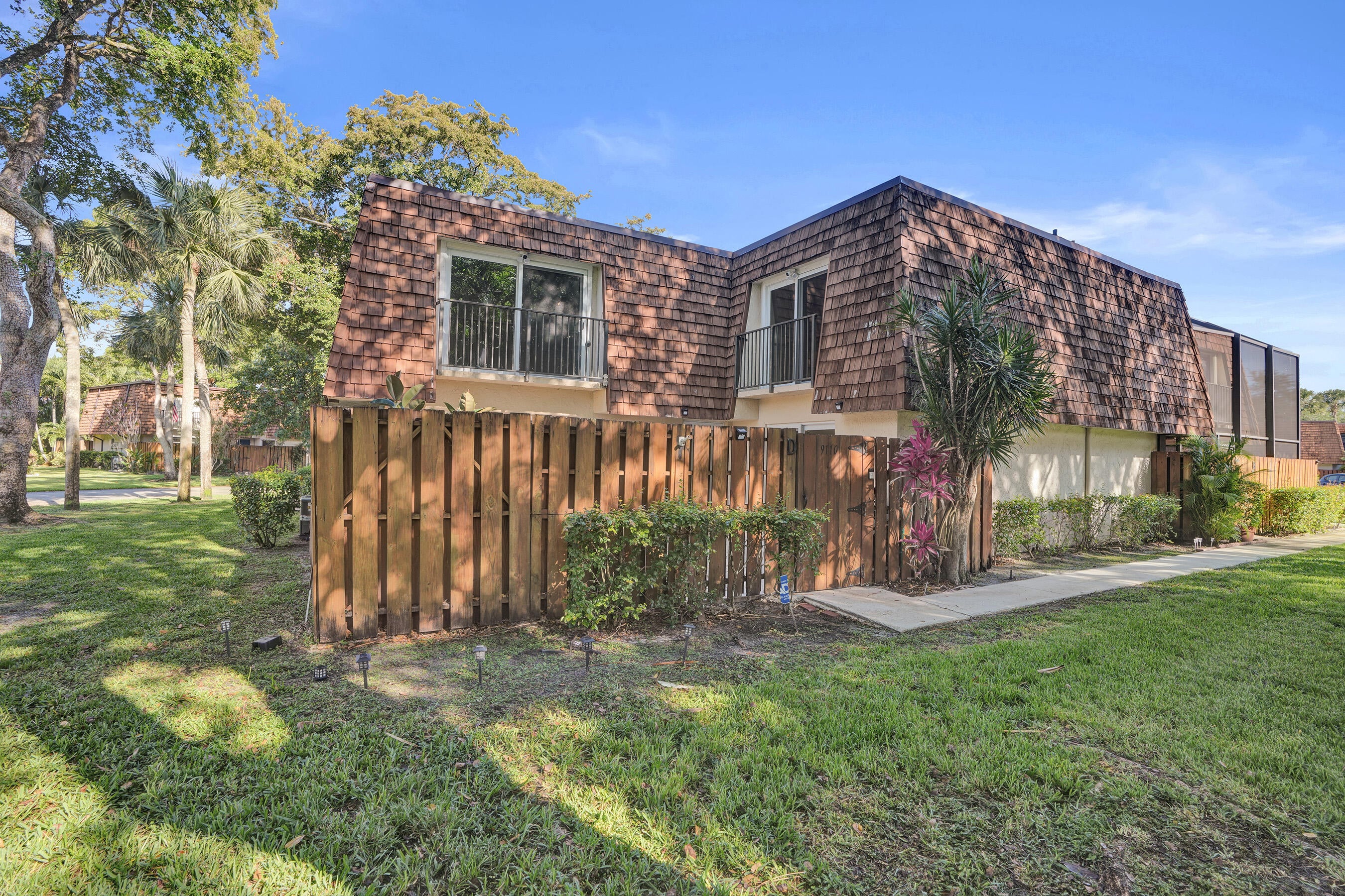 2BR – Townhouse at 9110 SW 22nd Court #D