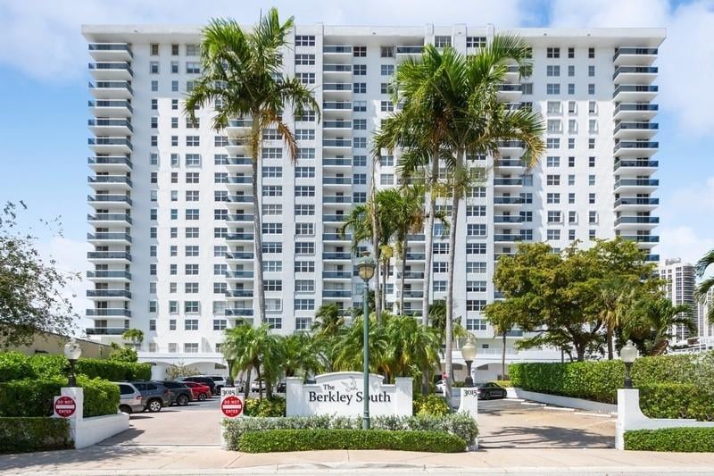 2BR – Condominium at 3015 N Ocean Boulevard #15a