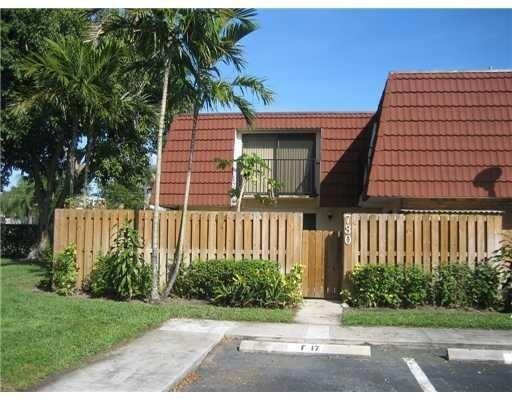 2BR – Townhouse at 730 NW 98th Circle