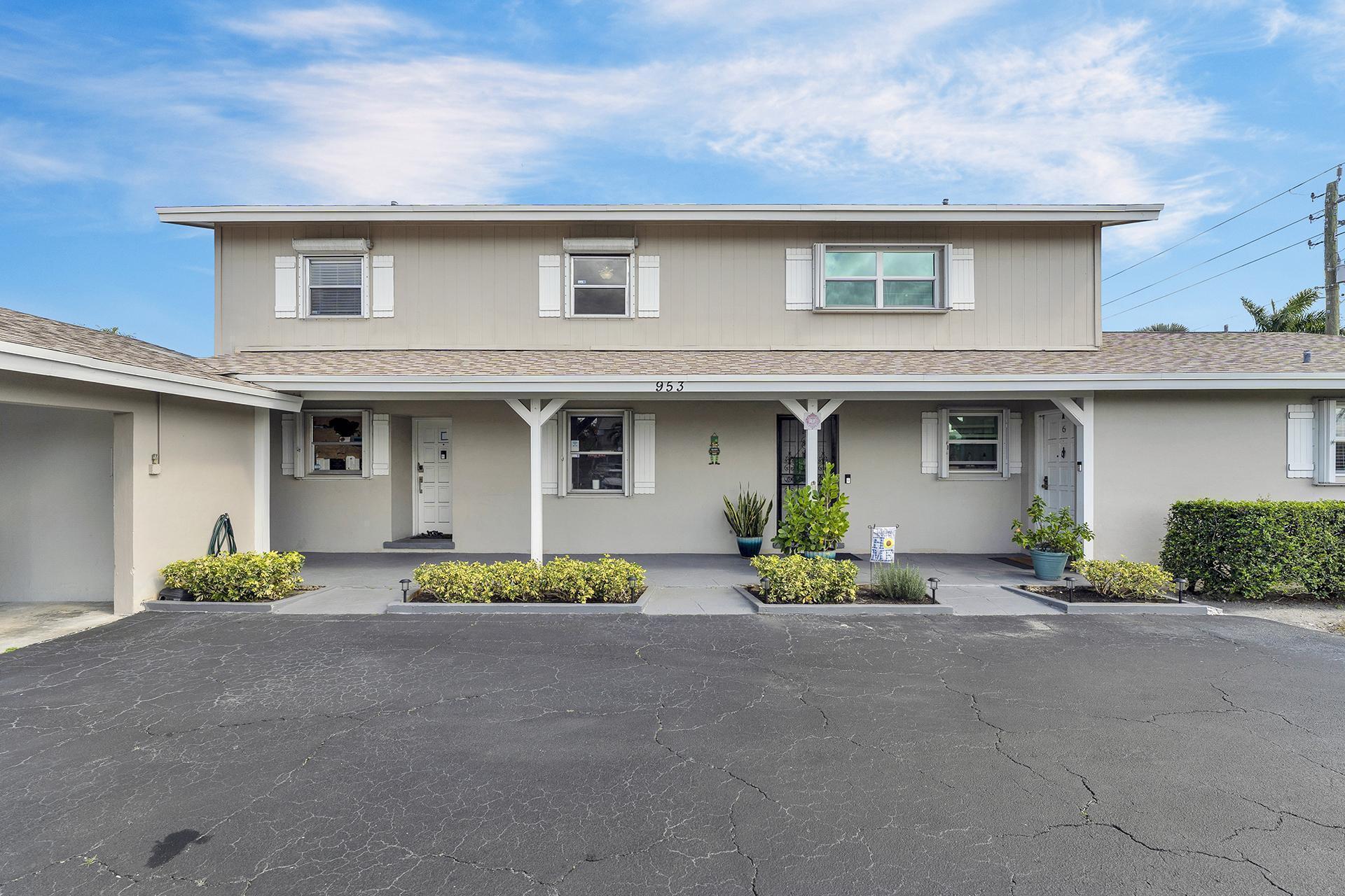 2BR – Condominium at 953 SE 10th #6d