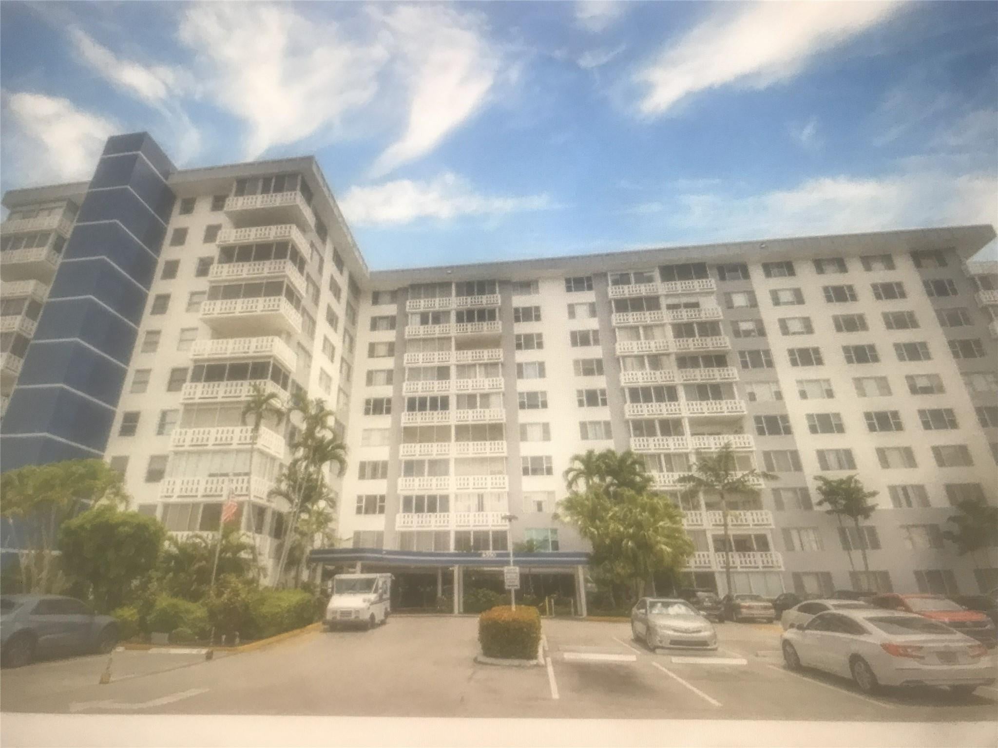 1BR – Condominium at 4350 Hillcrest Drive #704