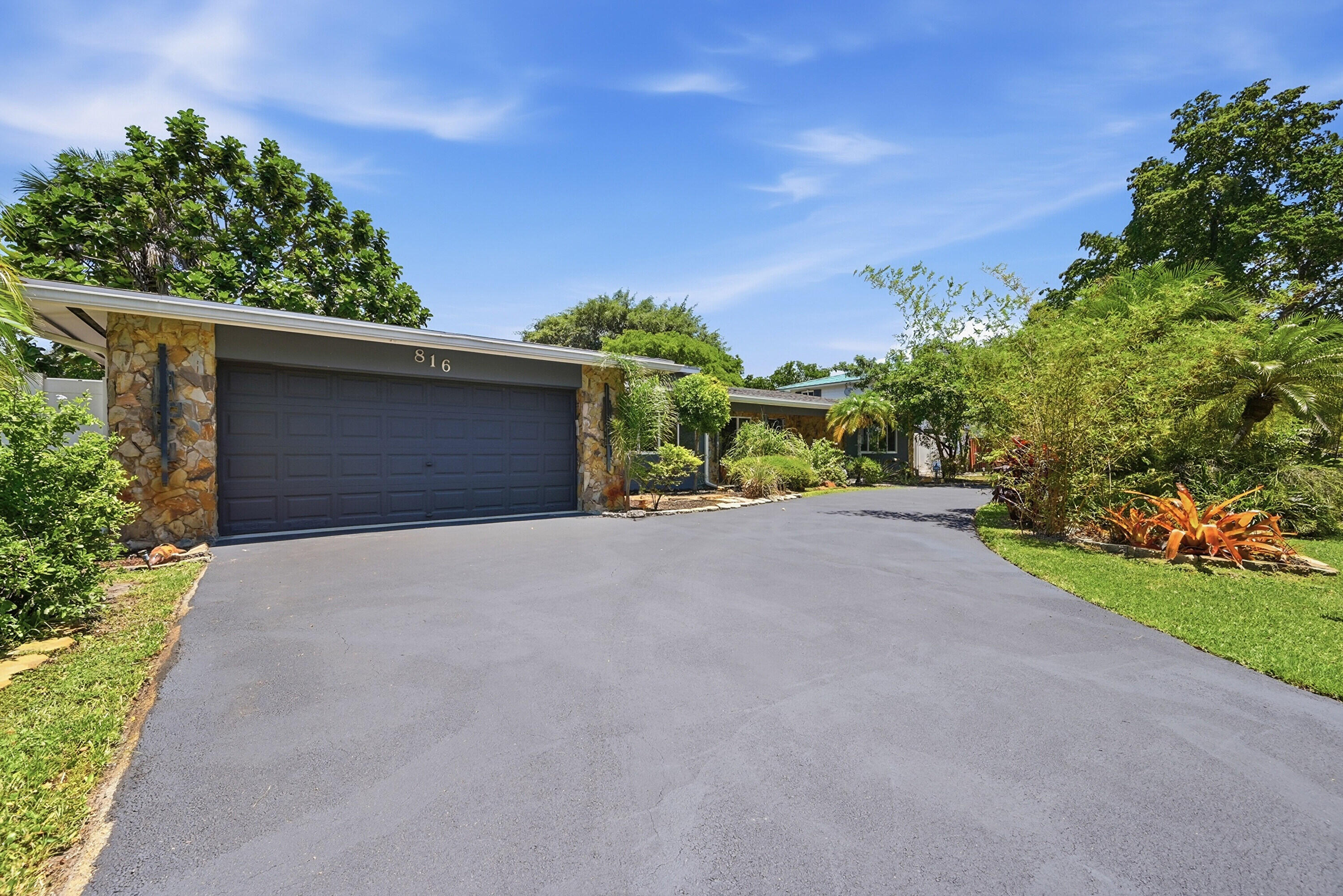 3BR – SingleFamilyResidence at 816 NW 66th Avenue