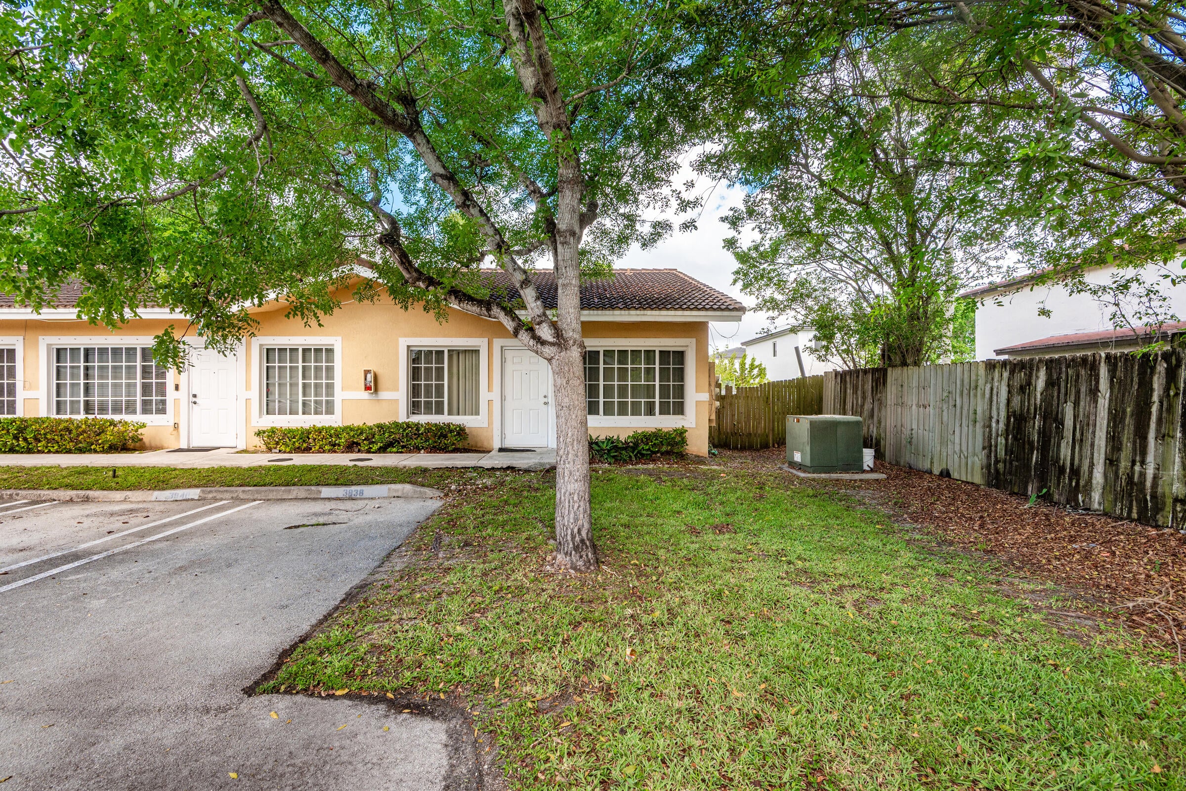 2BR – RNT at 3838 SW 48th Avenue #3838