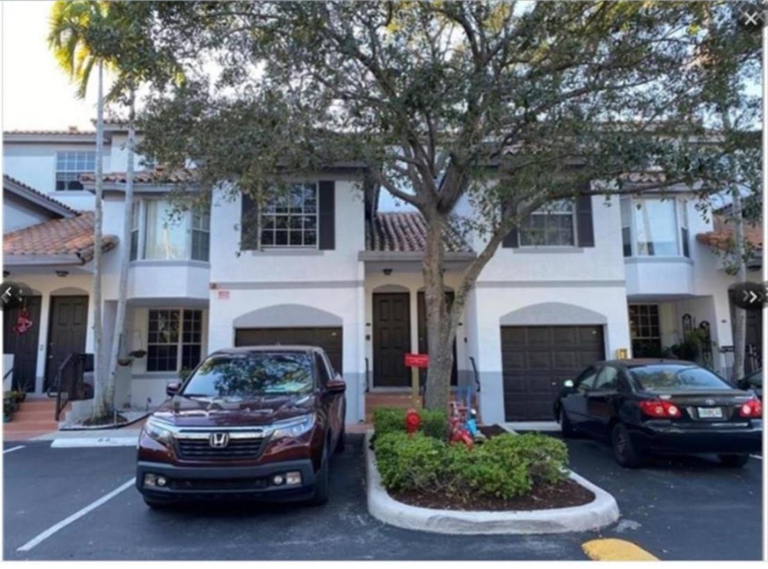 3BR – Townhouse at 701 SW 148th Avenue