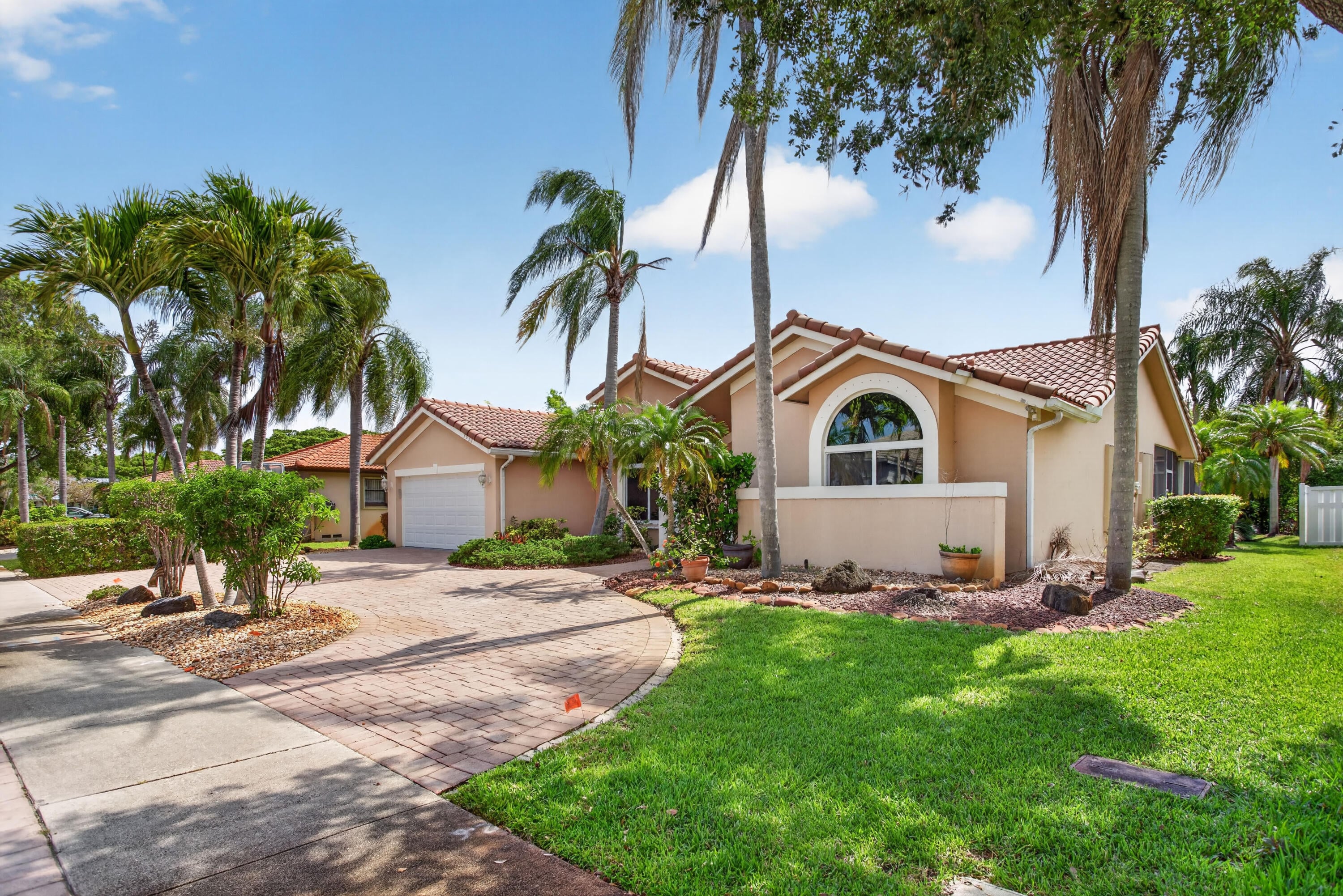 4BR – SingleFamilyResidence at 5333 N Springs Way