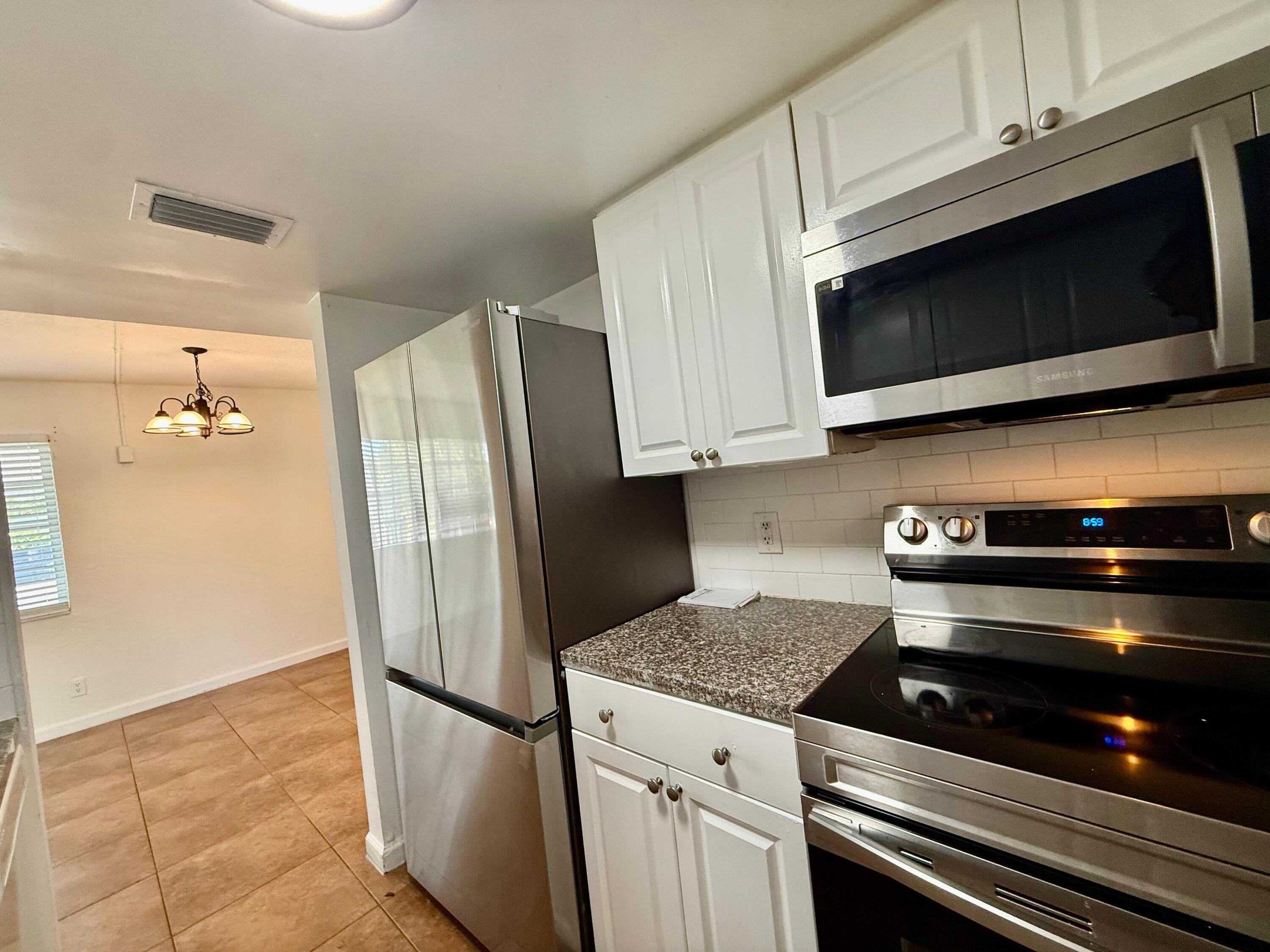 2BR – Apartment at 1671 NE 33rd Street #Unit 3