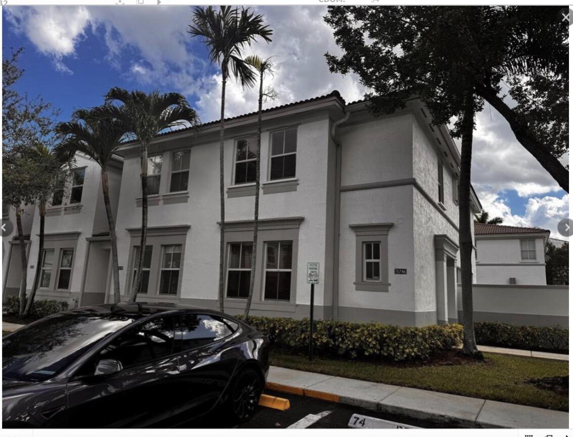 4BR – Townhouse at 15746 SW 41st Street
