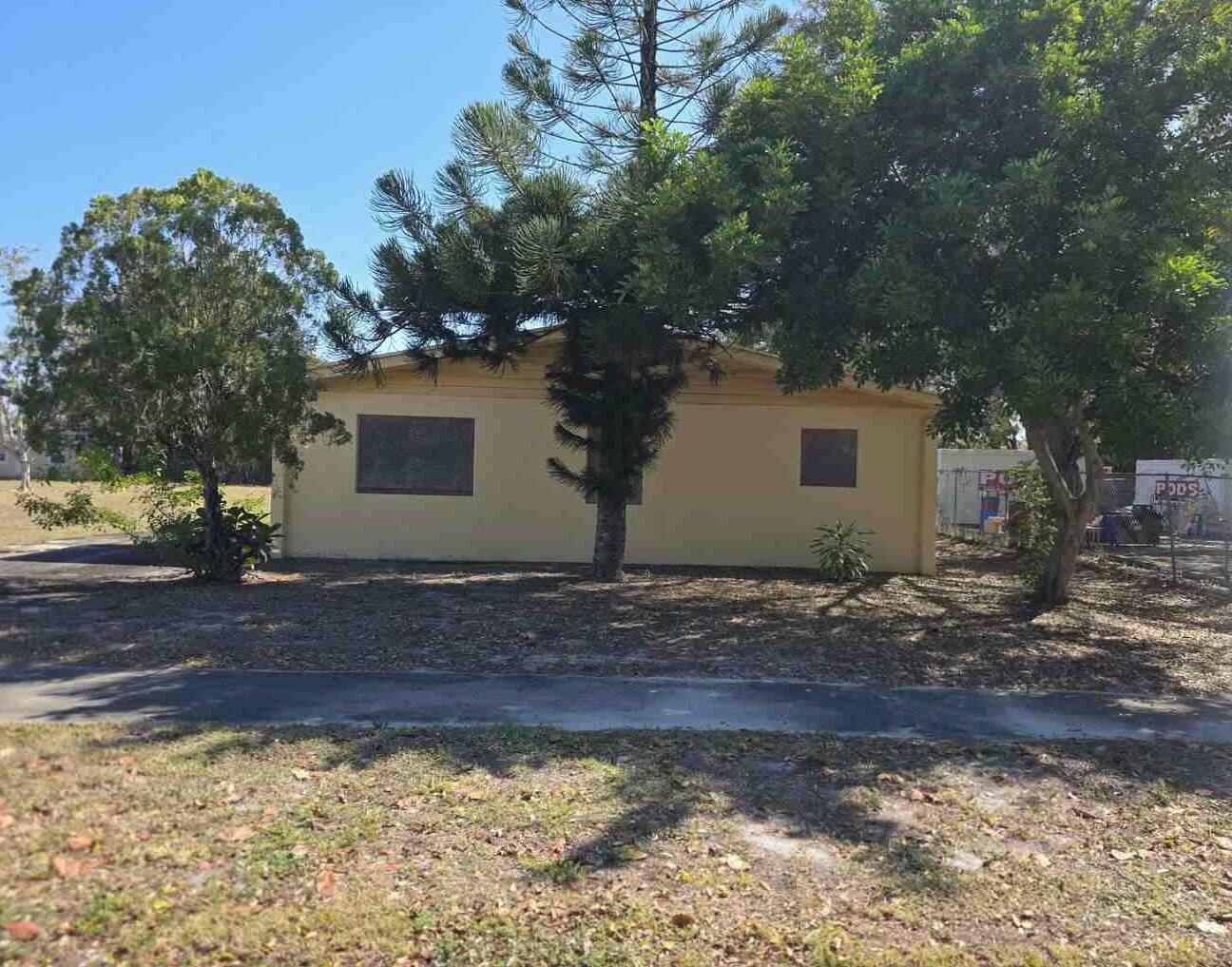 3BR – SingleFamilyResidence at 333 NW 8th Avenue