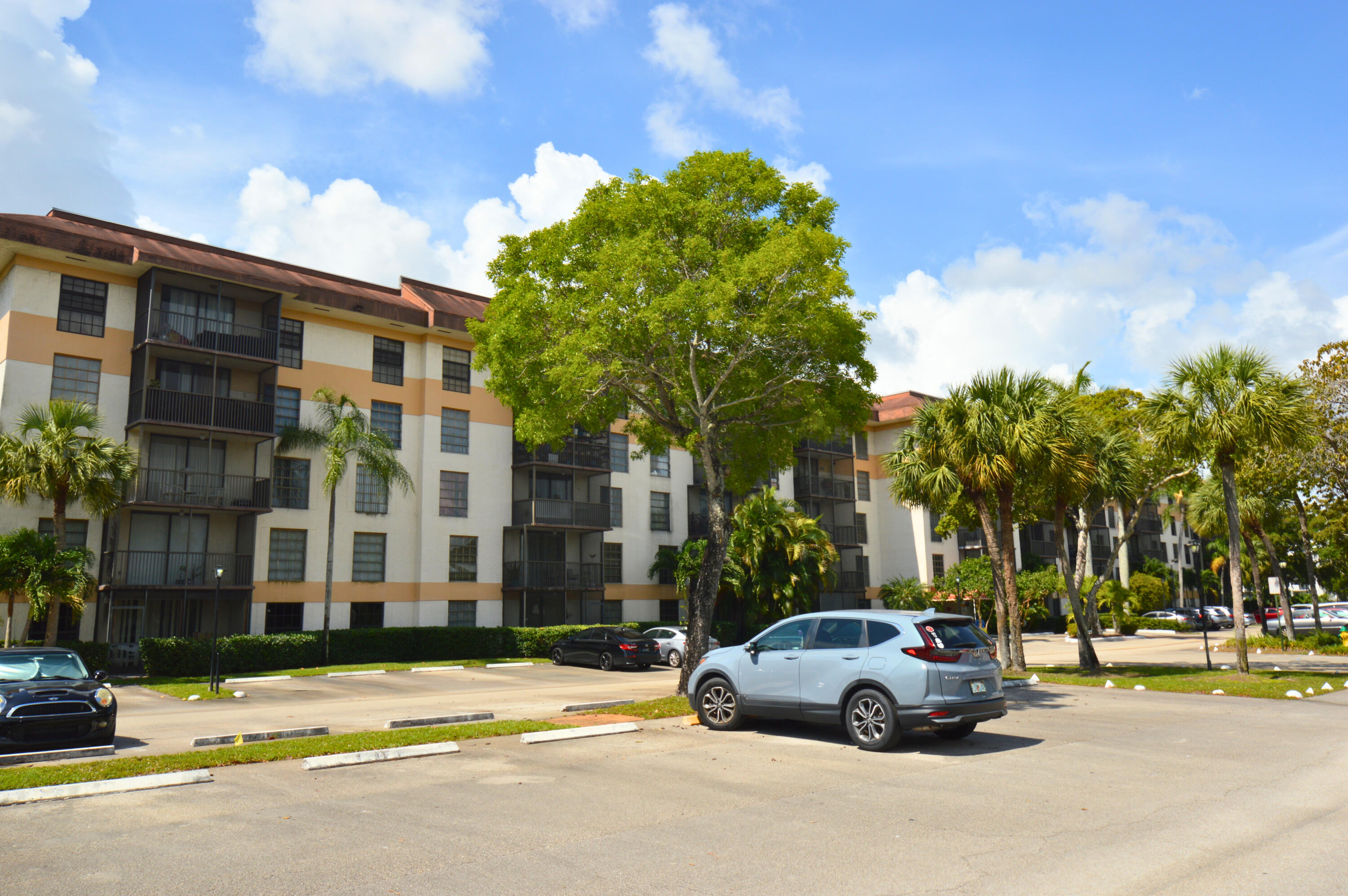 2BR – Condominium at 5570 NW 44th Street #318a