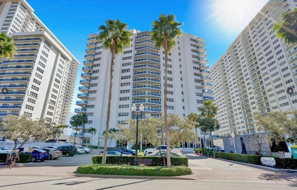 2BR – Condominium at 3430 Galt Ocean Drive #911