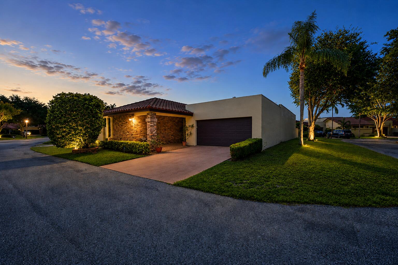 3BR – SingleFamilyResidence at 6906 Palmar Court