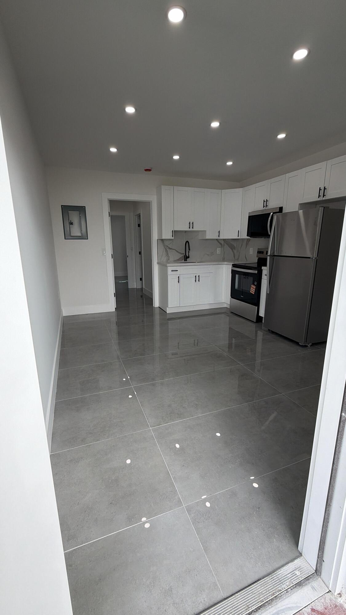 1BR – Apartment at 935 Jefferson Avenue #10