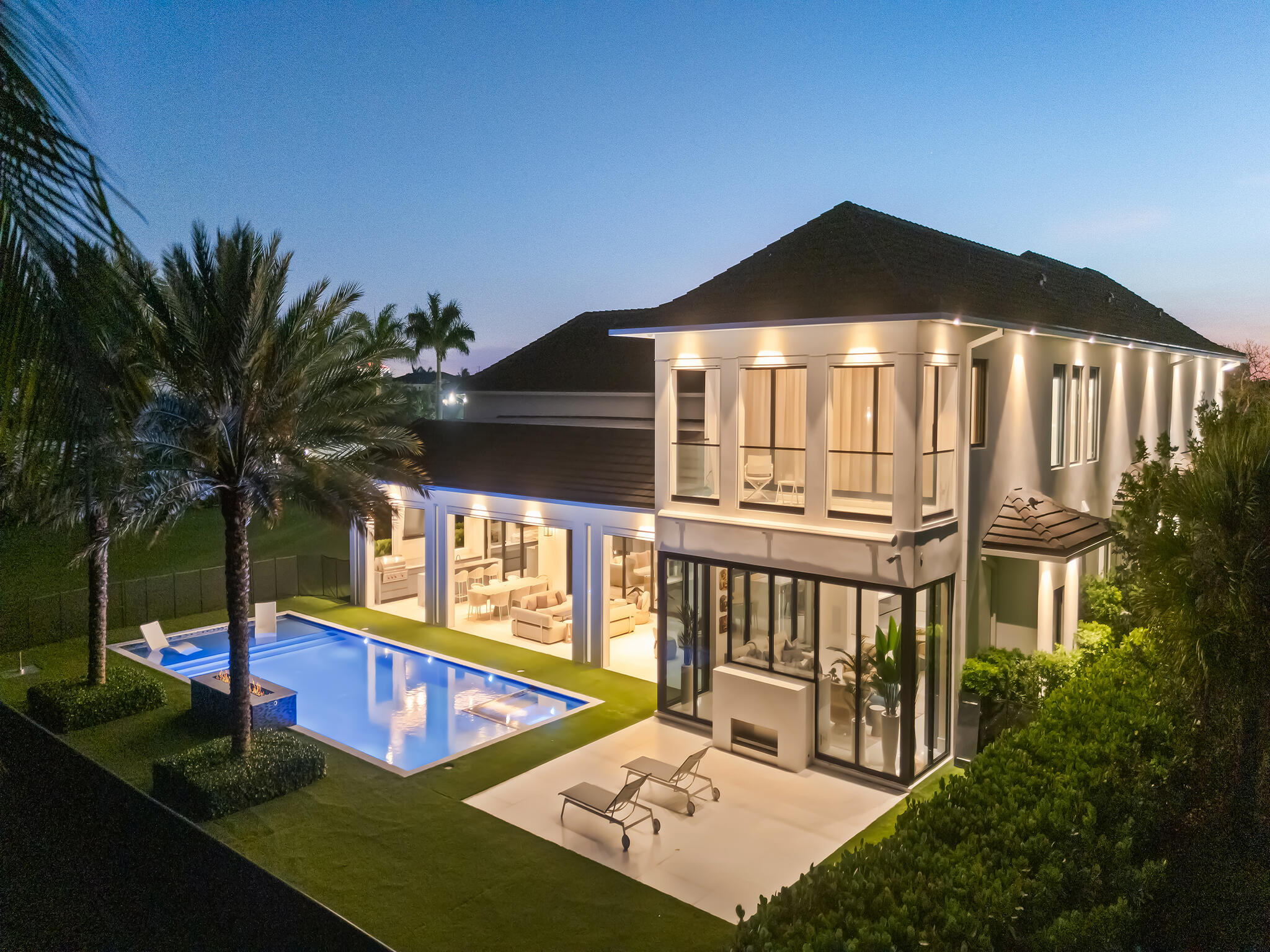 5BR – SingleFamilyResidence at 3916 Country Club Lane